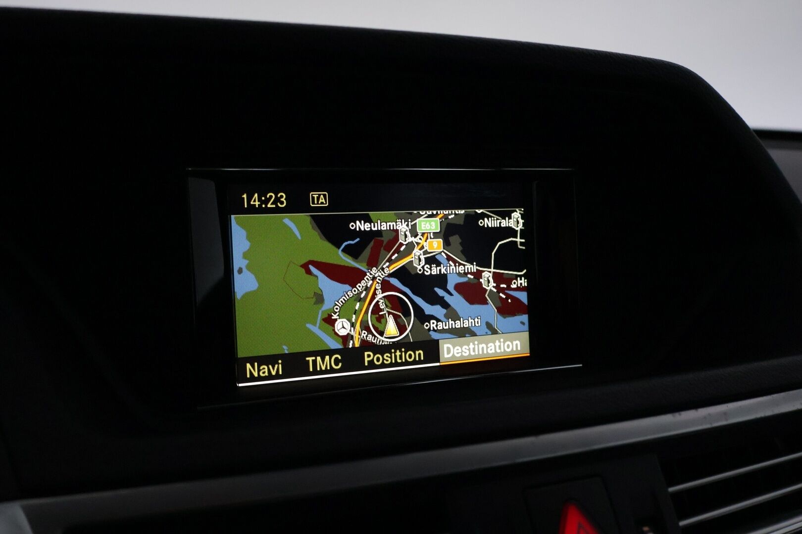 Mercedes-Benz E 2010 350 4MATIC Sedan AMG - | AMG | Panorama | Vakkari | Tutkat | Nahka-Alcantara | S-Koukku | Navi | Xenon |