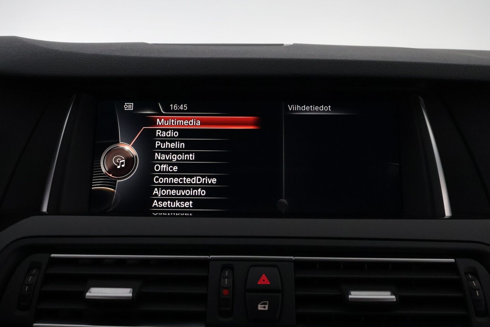 BMW 520 2017 F11 Touring 520d A Business* Webasto / Nahkasisusta / Vetokoukku / Prof.navi / Sähköluukku / Ratinlämmitin * - Webasto / Ei adblue! / Prof. Navi / Sporttinahat / Koukku
