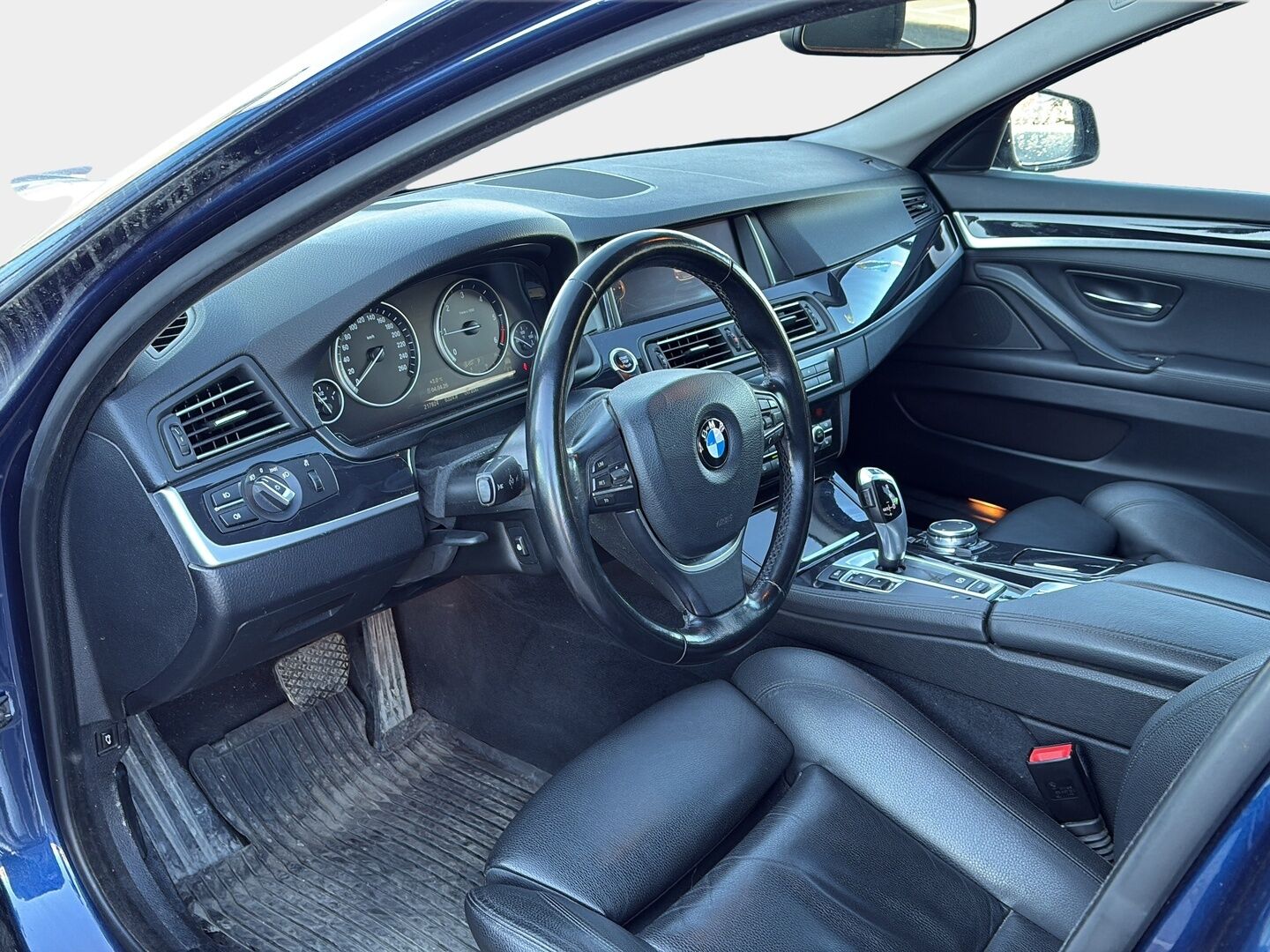 BMW 520 2017 F11 Touring 520d A Business* Webasto / Nahkasisusta / Vetokoukku / Prof.navi / Sähköluukku / Ratinlämmitin * - LED / Ei adblue järjestelmää / Juuri saapunut Tampereelle! - HULLUT AVAJAISHULINAT KORKOTARJOUS 3,29 %