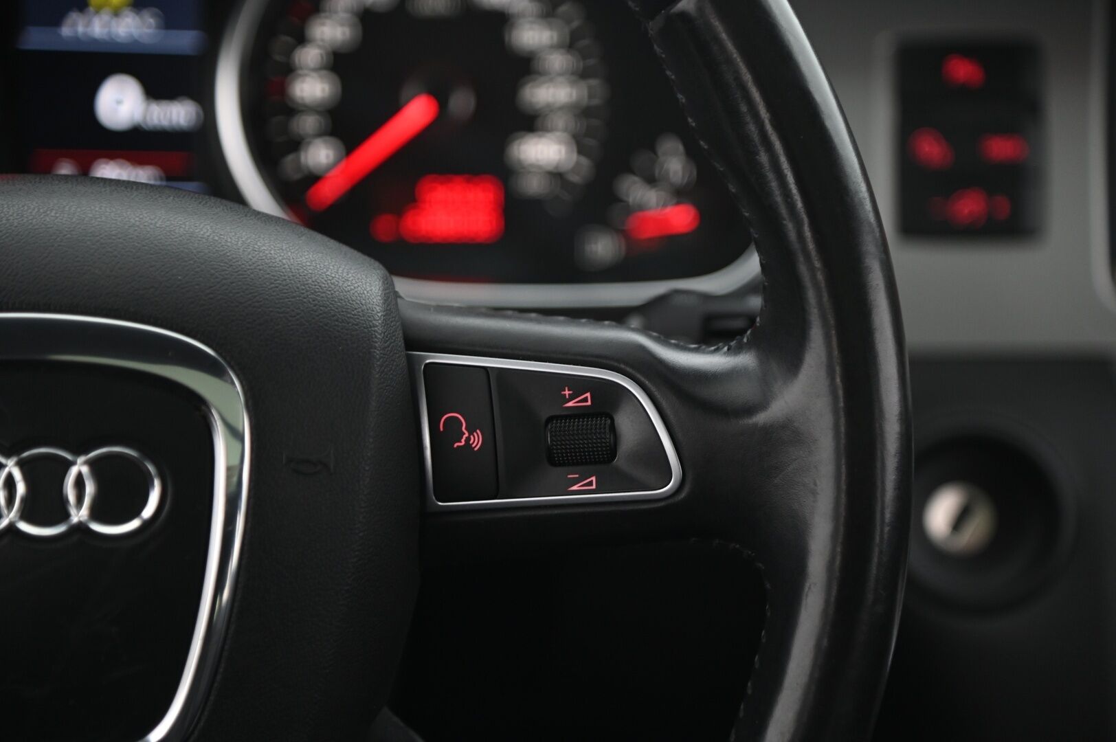 Audi Q7 2010 4,2 V8 TDI DPF 250 kW quattro tiptronic - *S-Line / Facelift / Webasto / Panorama / 7p / Bose *