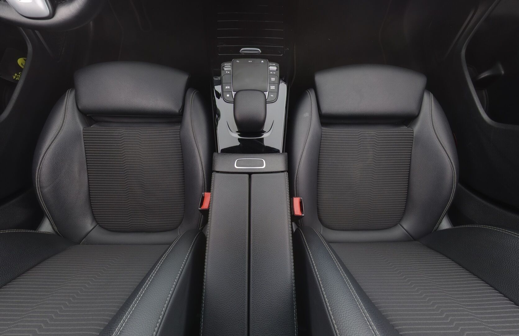 Mercedes-Benz CLA 2021 220 d 4MATIC A Shooting Brake Business Progressive *DTR+ / Kamera / IHC+ / Multibeam / Sporttipenkit / Digimittaristo* - Merkkihuollettu / Sähkökontti / Suomiauto / 2x renkaat & Vanteet / Mercedes Me / Mustasisäkatto / Appconnect