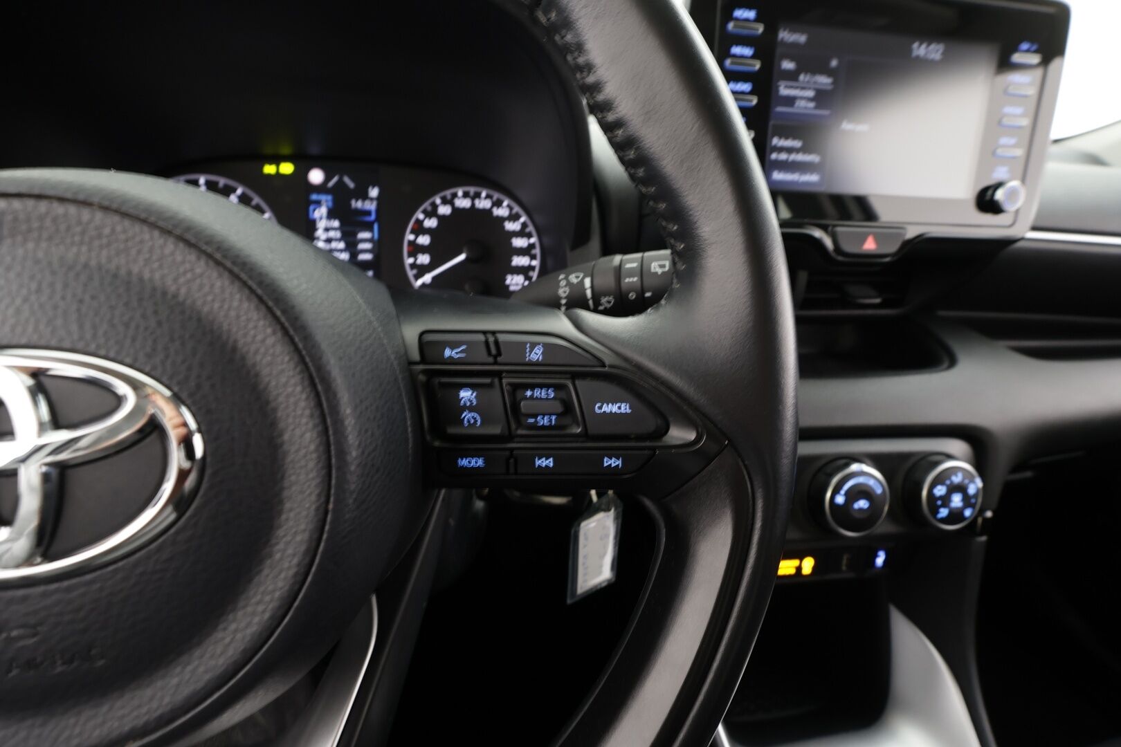 Toyota Yaris 2020 1,0 VVT-i Life * 1.Om Suomi-auto / ACC / Bluetooth / Kaistavahti / Ilmastointi / 2xRenkaat * - HULLUT JOULUT KORKOTARJOUS 2,49% 