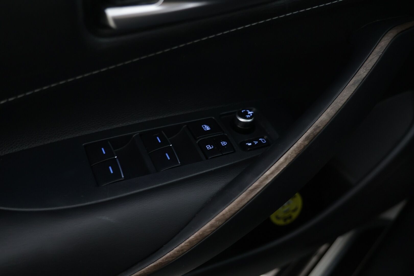 Toyota Corolla 2021 Touring Sports 1,8 Hybrid TREK / Kamera / 2x renkaat / Ratinlämmitin /Tutkat - Kamera / Ratinlämmitin / Lohko+sisäpistoke / 2x renkaat