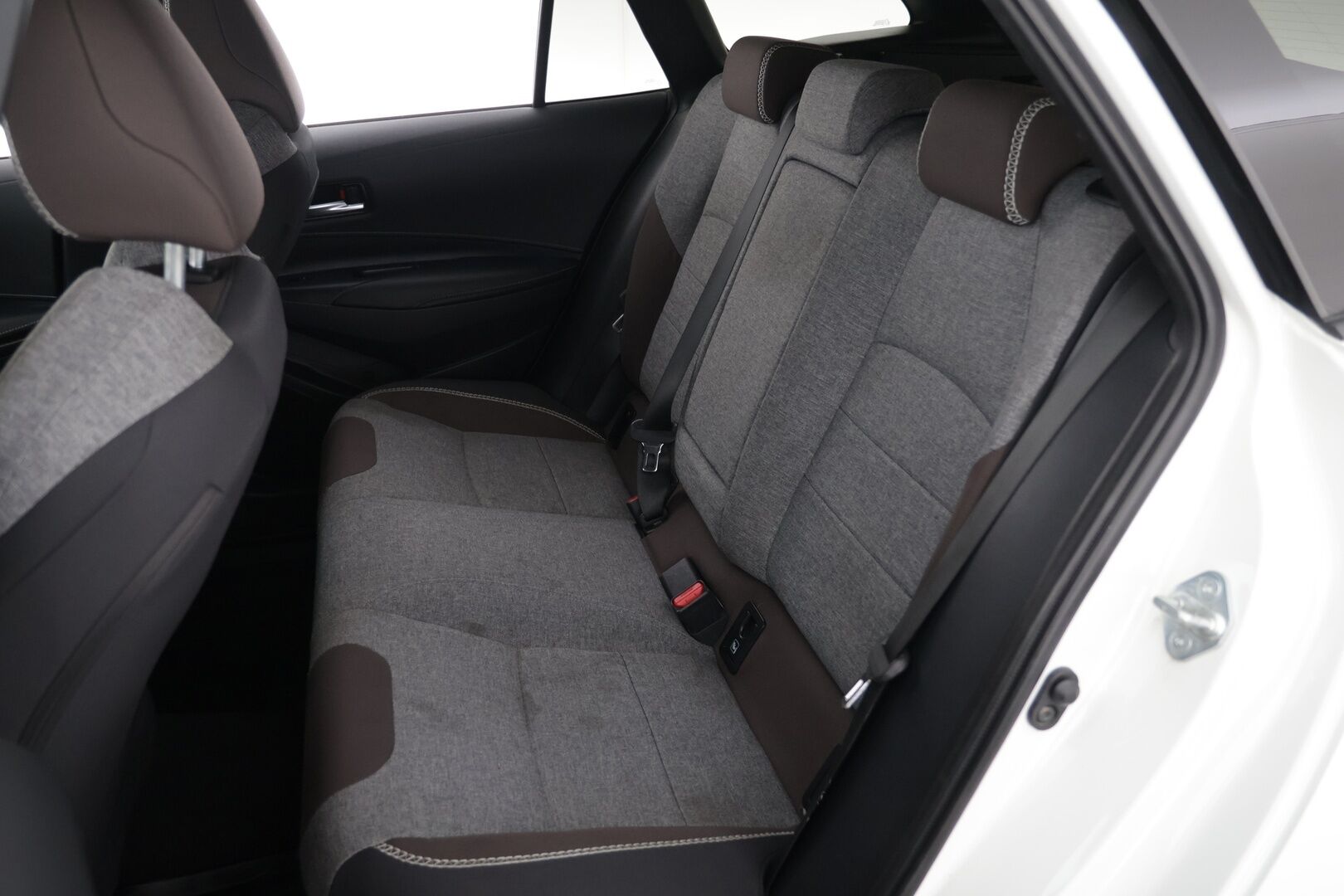 Toyota Corolla 2021 Touring Sports 1,8 Hybrid TREK / Kamera / 2x renkaat / Ratinlämmitin /Tutkat - Kamera / Ratinlämmitin / Lohko+sisäpistoke / 2x renkaat