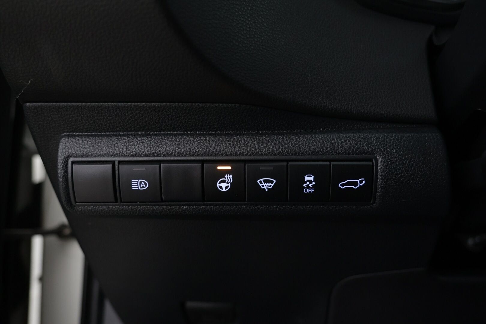 Toyota Corolla 2021 Touring Sports 1,8 Hybrid TREK / Kamera / 2x renkaat / Ratinlämmitin /Tutkat - Kamera / Ratinlämmitin / Lohko+sisäpistoke / 2x renkaat