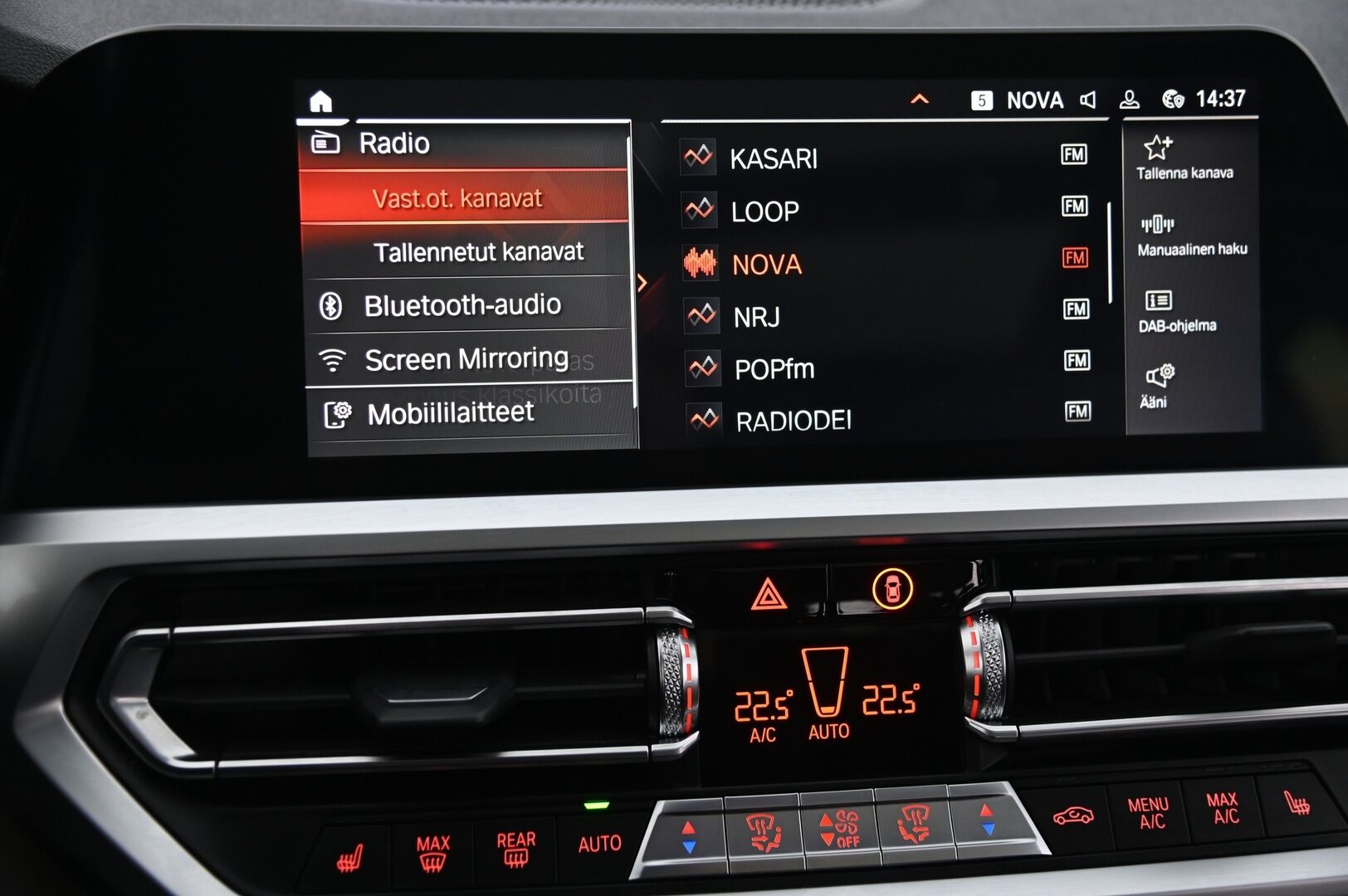 BMW 330 2021 G21 Touring 330e xDrive A Charged Edition M Sport *Panorama / ACC / Hifit / Koukku* - *Suomi-auo / 2x vanteet ja renkaat / Juuri tullut*