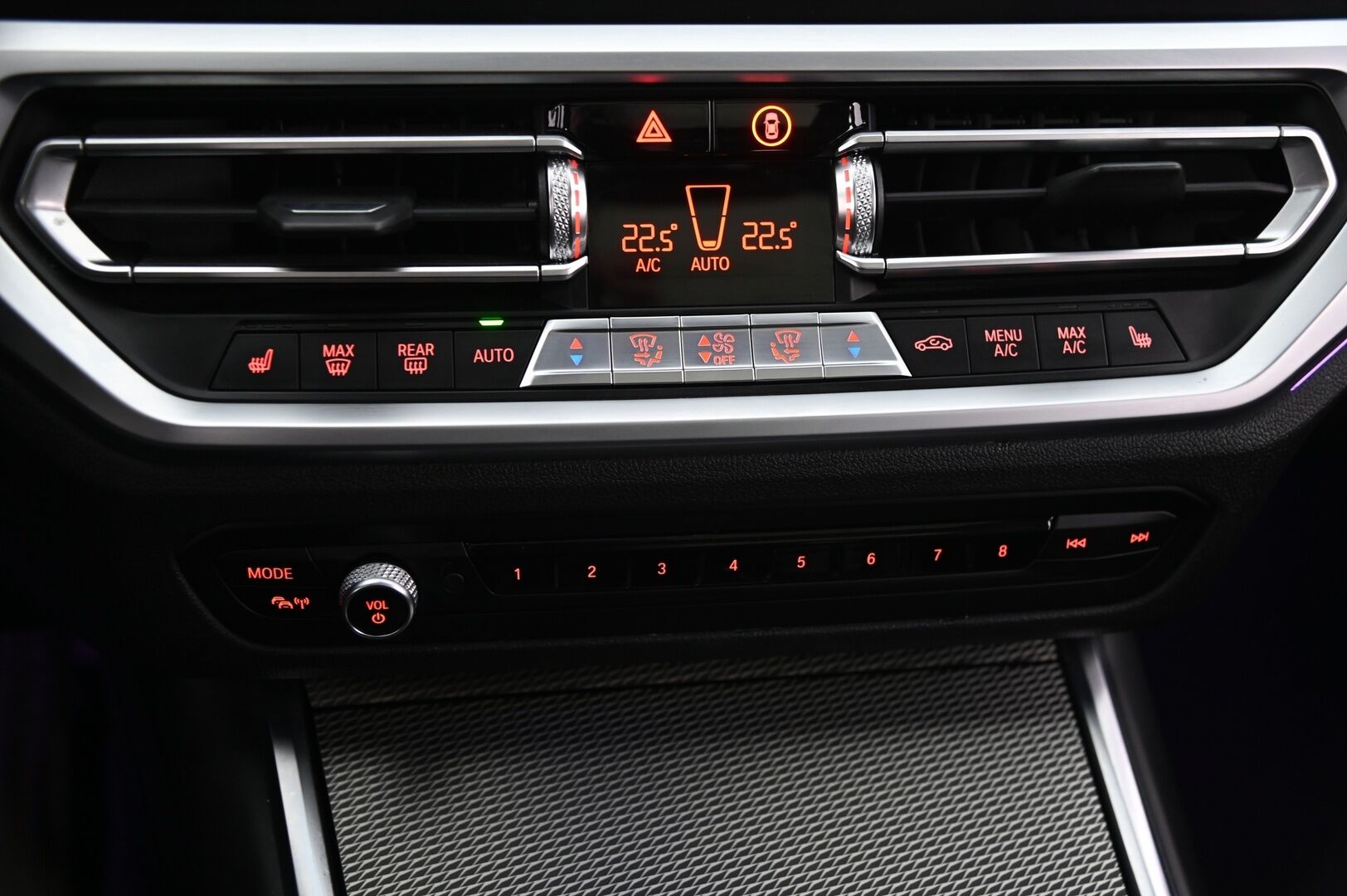 BMW 330 2021 G21 Touring 330e xDrive A Charged Edition M Sport *Panorama / ACC / Hifit / Koukku* - *Suomi-auo / 2x vanteet ja renkaat / Juuri tullut*