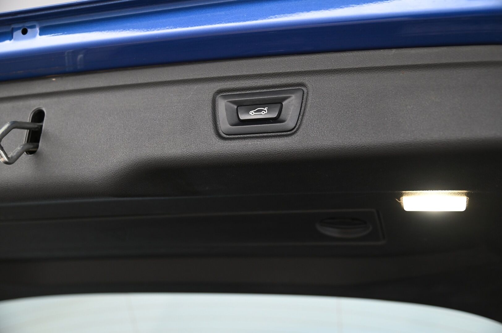 BMW 330 2021 G21 Touring 330e xDrive A Charged Edition M Sport *Panorama / ACC / Hifit / Koukku* - *Suomi-auo / 2x vanteet ja renkaat / Juuri tullut*