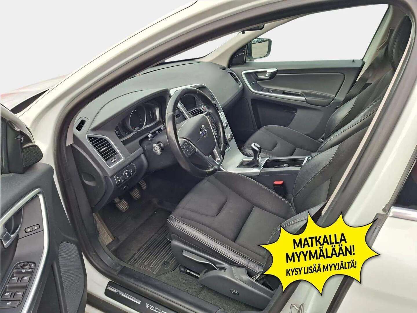 Volvo XC60 2017 D4 Momentum - | Webasto | ACC | Koukku | Digimittaristo | Puolinahat | 2x renkaat ja vanteet |