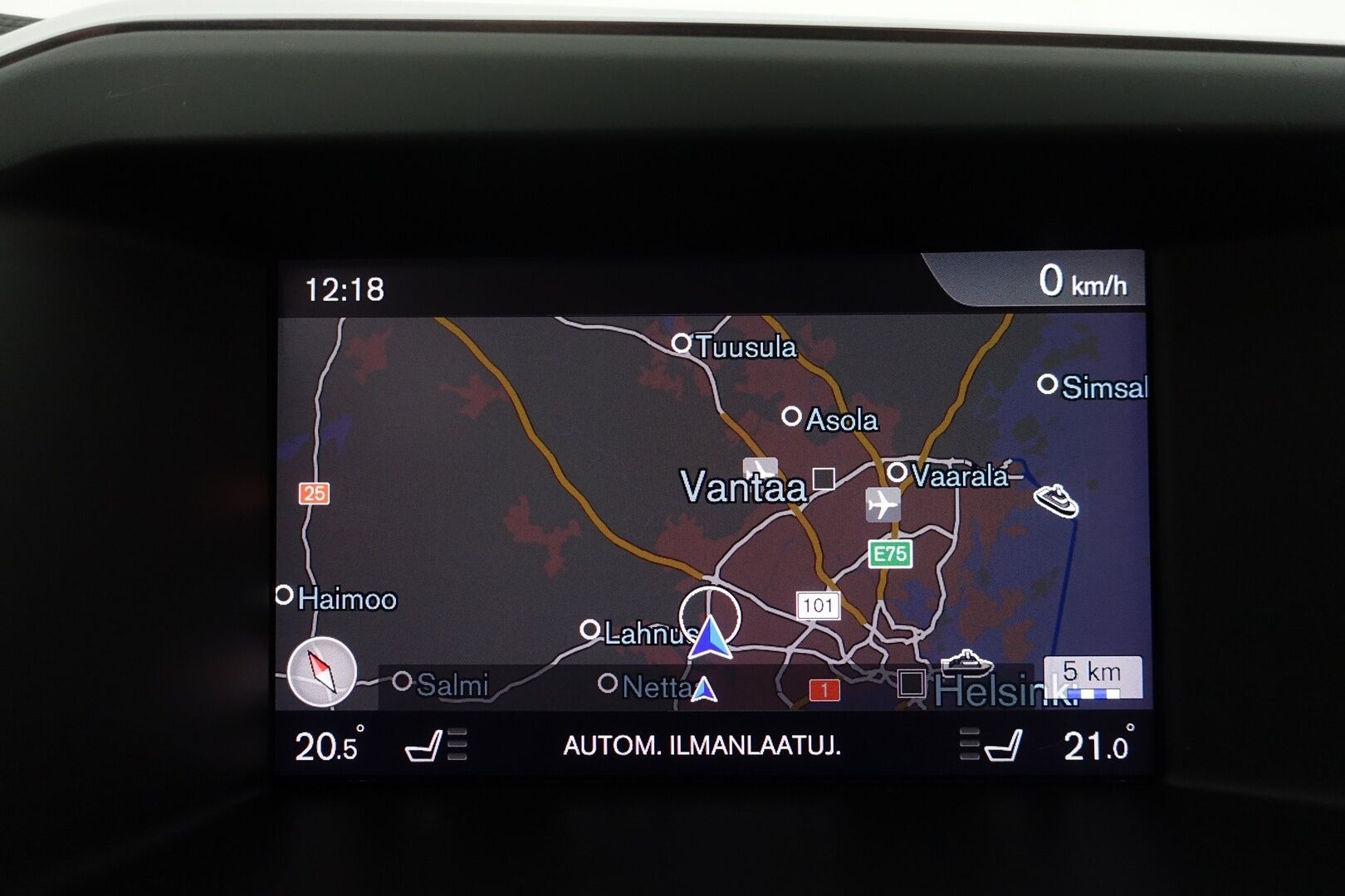 Volvo XC60 2017 D4 Momentum - | Webasto | ACC | BLIS | Koukku | Digimittaristo | Puolinahat | 2x renkaat ja vanteet |