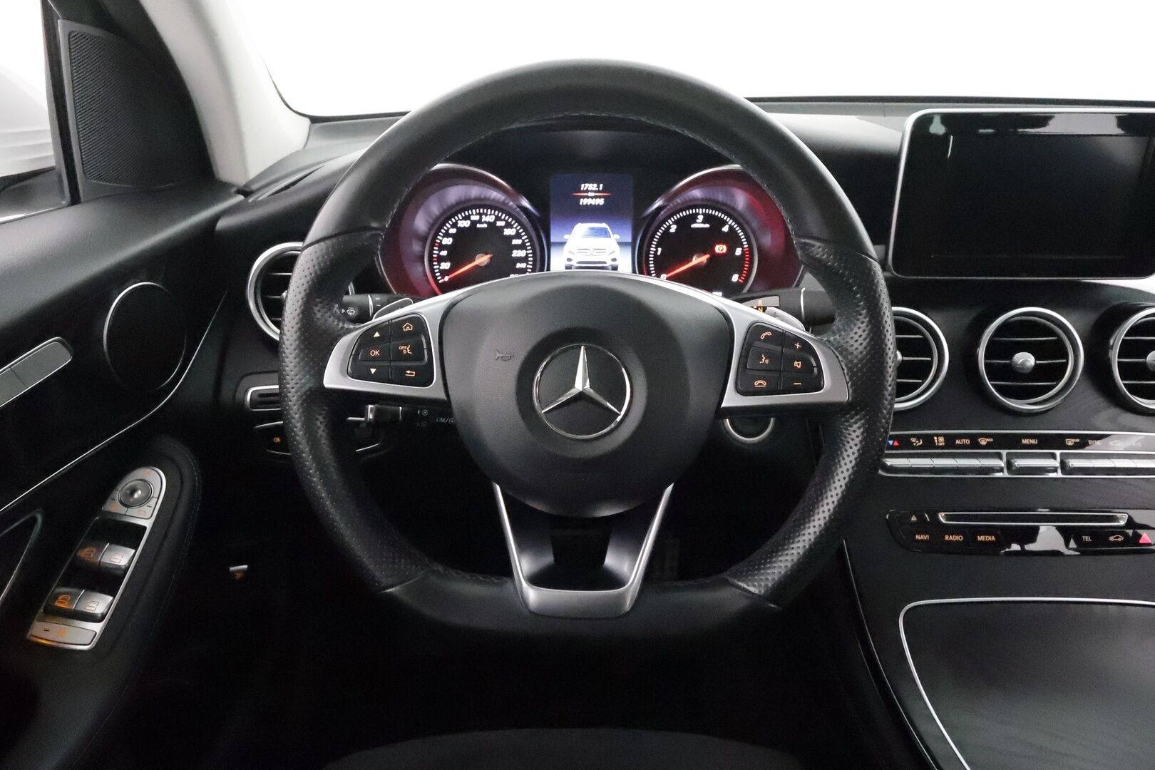 Mercedes-Benz GLC 2018 220 d 4Matic A Premium Business **AMG-sisäpaketti / ILS LED / Sporttipenkit / Navi / Katveavustin / P.tutkat**