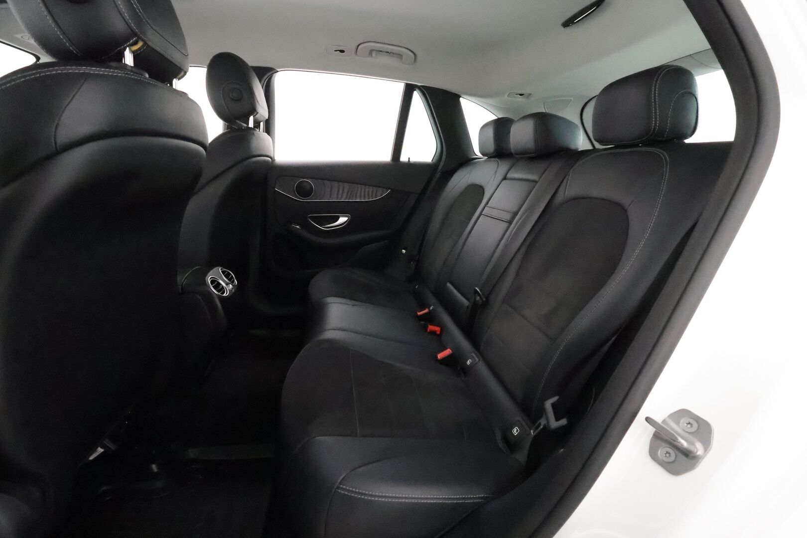Mercedes-Benz GLC 2018 220 d 4Matic A Premium Business **AMG-sisäpaketti / ILS LED / Sporttipenkit / Navi / Katveavustin / P.tutkat**