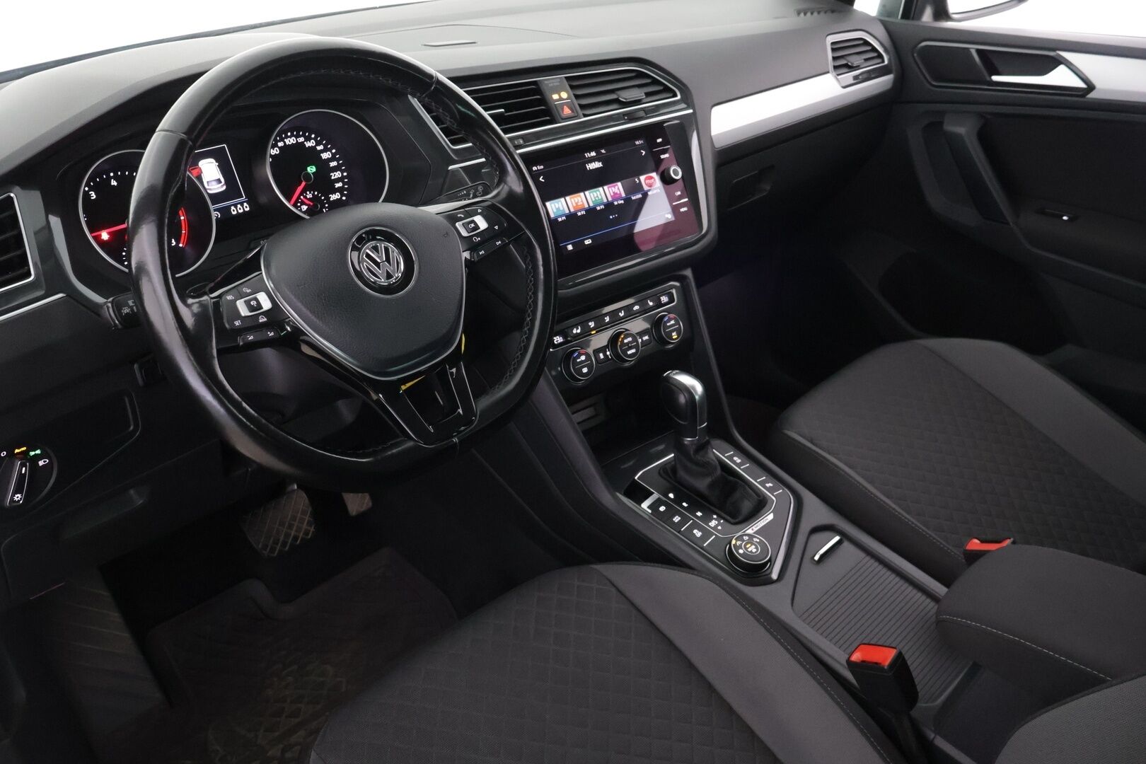 Volkswagen Tiguan 2017 Comfortline 1,4 TSI 4MOTION DSG - Adapt. Vakkari / Webasto / Siisti Väri / Juuri huollettu