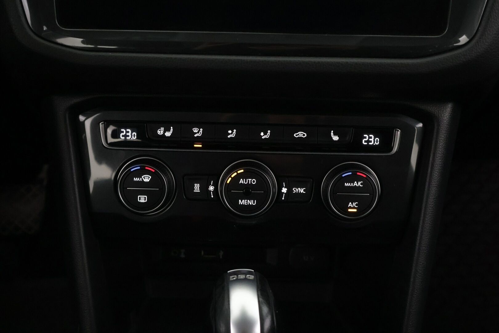 Volkswagen Tiguan 2017 Comfortline 1,4 TSI 4MOTION DSG - Adapt. Vakkari / Webasto / Siisti Väri / Juuri huollettu