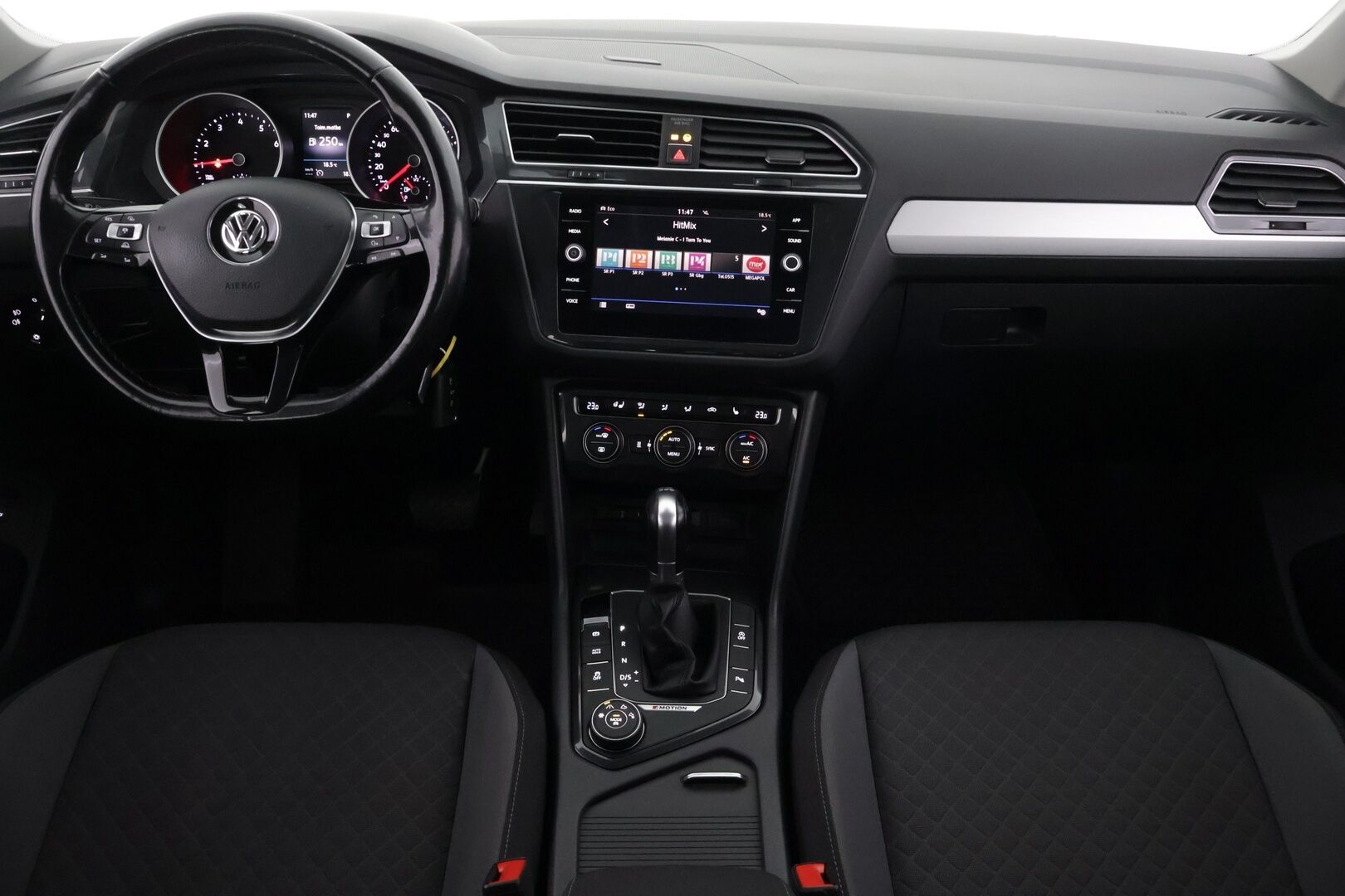 Volkswagen Tiguan 2017 Comfortline 1,4 TSI 4MOTION DSG - Adapt. Vakkari / Webasto / Siisti Väri / Juuri huollettu