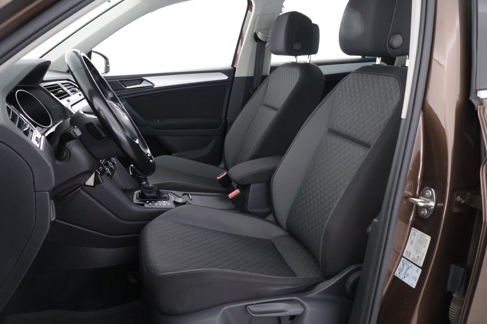 Volkswagen Tiguan 2017 Comfortline 1,4 TSI 4MOTION DSG - Adapt. Vakkari / Webasto / Siisti Väri / Juuri huollettu