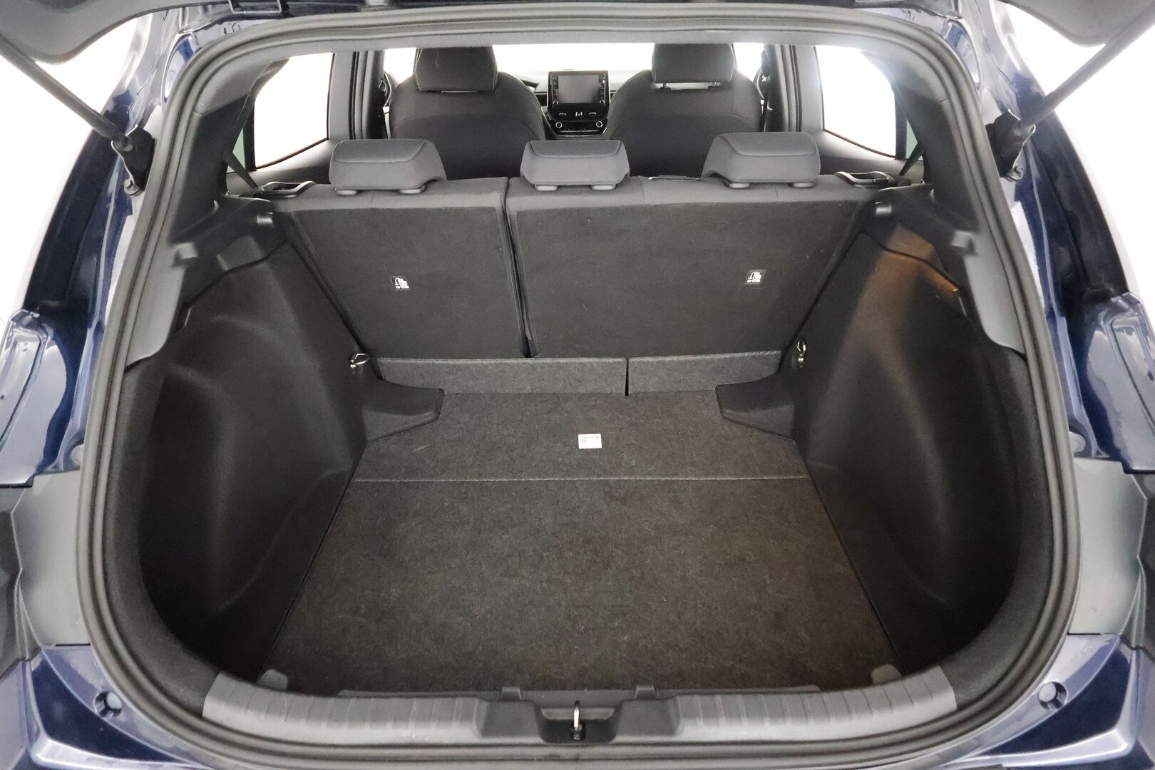 Toyota Corolla 2021 Hatchback 1,8 Hybrid Active Edition - | ACC | LED | P.kamera | Keyless | Navi | LTA | PCS | RSA | Lämm. ratti | Apple & Android | Merkkihuollettu | 2x renkaat aluin |