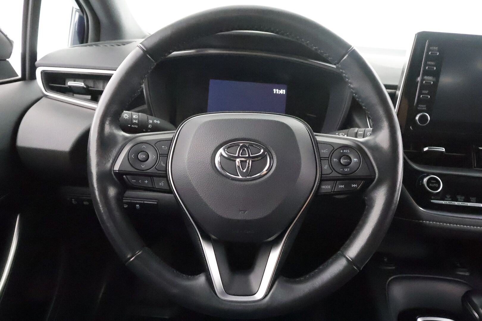 Toyota Corolla 2021 Hatchback 1,8 Hybrid Active Edition - | ACC | LED | P.kamera | Keyless | Navi | LTA | PCS | RSA | Lämm. ratti | Apple & Android | Merkkihuollettu | 2x renkaat aluin |