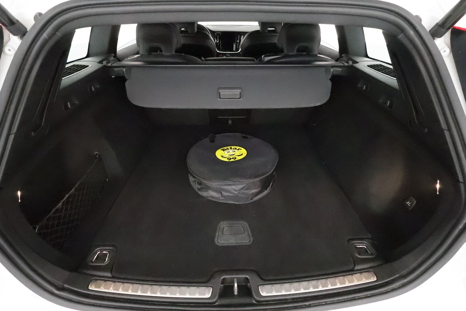 Volvo V60 2021 T6 TwE AWD Business R-Design aut **Adapt.vakkari / Muistipenkki / P.kamera / KeylessGo / BLIS / Webasto** - 3,99 % KORKOTARJOUS TÄHÄN AUTOON - 1.Om Suomi-auto / Merkkihuollettu / Kahdet renkaat aluvanteilla / Penkinlämmittimet takana / Sporttipenkit 
