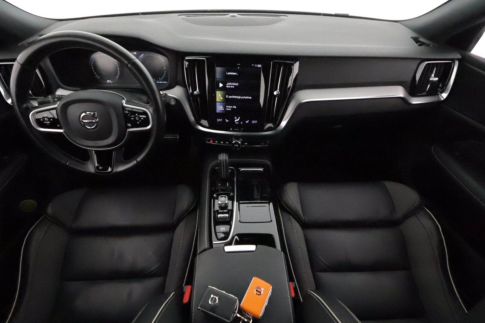 Volvo V60 2021 T6 TwE AWD Business R-Design aut **Adapt.vakkari / Muistipenkki / P.kamera / KeylessGo / BLIS / Webasto** - 3,99 % KORKOTARJOUS TÄHÄN AUTOON - 1.Om Suomi-auto / Merkkihuollettu / Kahdet renkaat aluvanteilla / Penkinlämmittimet takana / Sporttipenkit 