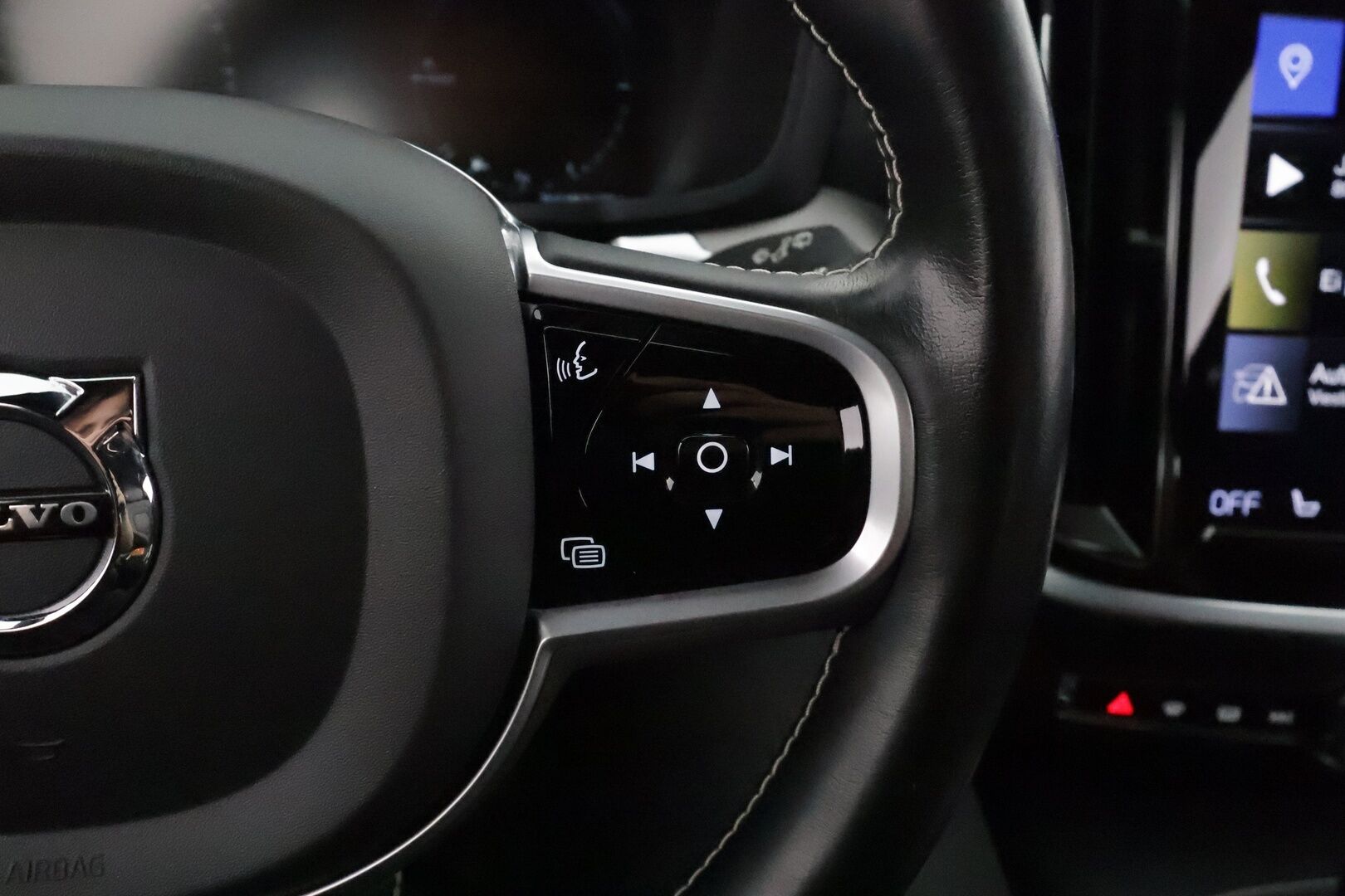 Volvo V60 2021 T6 TwE AWD Business R-Design aut **Adapt.vakkari / Muistipenkki / P.kamera / KeylessGo / BLIS / Webasto** - 3,99 % KORKOTARJOUS TÄHÄN AUTOON - 1.Om Suomi-auto / Merkkihuollettu / Kahdet renkaat aluvanteilla / Penkinlämmittimet takana / Sporttipenkit 