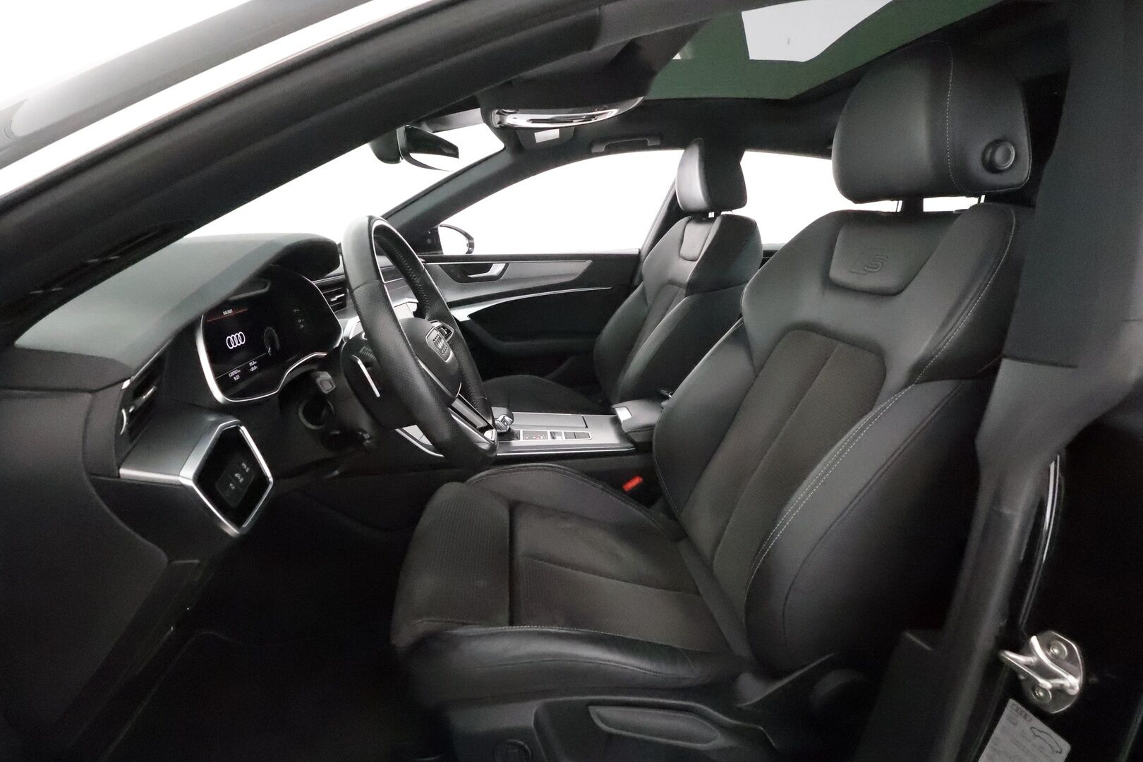 Audi A7 2021 Business Sport S-Line 50 TFSI e quattro S tronic *Panorama / Matrix LED / P.kamera / Digimittaristo / Navi / Vakkari* - 3,99 % KORKOTARJOUS TÄHÄN AUTOON 28.9. ASTI! - 1.Om Suomi-auto / Akku kuntotarkastettettu / Kahdet renkaat aluvanteilla / Merkkihuollettu / Nahka-Alcantara / Sporttipenkit