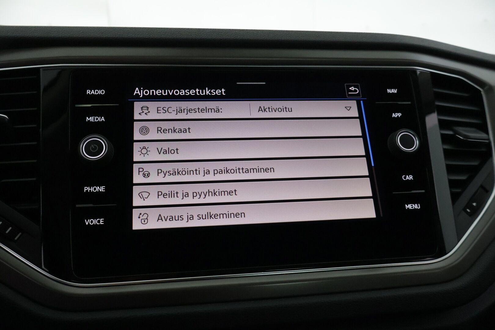 Volkswagen T-Roc 2021 Style 1,5 TSI EVO 110 kW DSG-automaatti *Webasto / Adapt.vakkari / Koukku / LaneAssist / LED / AppConnect / Ratinlämmitys* - *2-omisteinen Suomi-auto / Hyvin varusteltu*