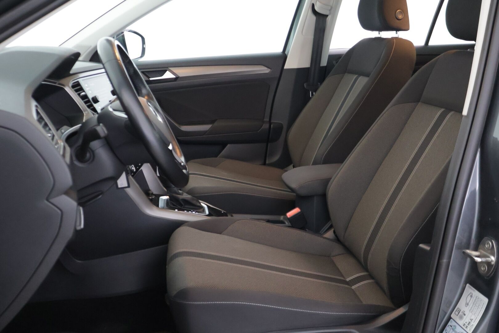 Volkswagen T-Roc 2020 Style 1,5 TSI EVO 110 kW DSG-automaatti ** Webasto / Adapt.vak / Koukku / LaneAssist / LED / AppConnect / Ratinlämmitys* - 2-omisteinen Suomi-auto / hyvin varusteltu! - HULLUT VÄLIPÄIVÄT KORKOTARJOUS 2,49%