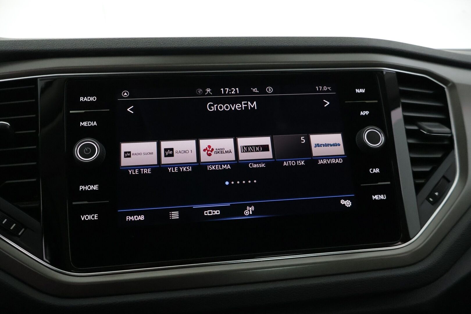 Volkswagen T-Roc 2020 Style 1,5 TSI EVO 110 kW DSG-automaatti ** Webasto / Adapt.vak / Koukku / LaneAssist / LED / AppConnect / Ratinlämmitys* - 2-omisteinen Suomi-auto / hyvin varusteltu! - HULLUT VÄLIPÄIVÄT KORKOTARJOUS 2,49%