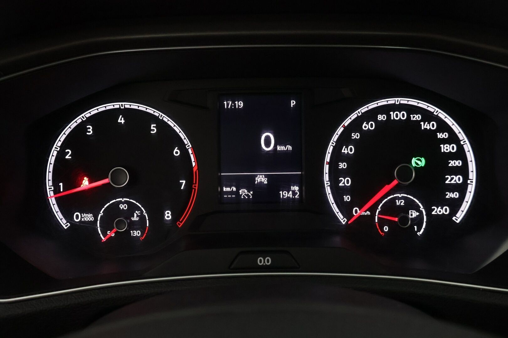 Volkswagen T-Roc 2020 Style 1,5 TSI EVO 110 kW DSG-automaatti ** Webasto / Adapt.vak / Koukku / LaneAssist / LED / AppConnect / Ratinlämmitys* - 2-omisteinen Suomi-auto / hyvin varusteltu! - HULLUT VÄLIPÄIVÄT KORKOTARJOUS 2,49%