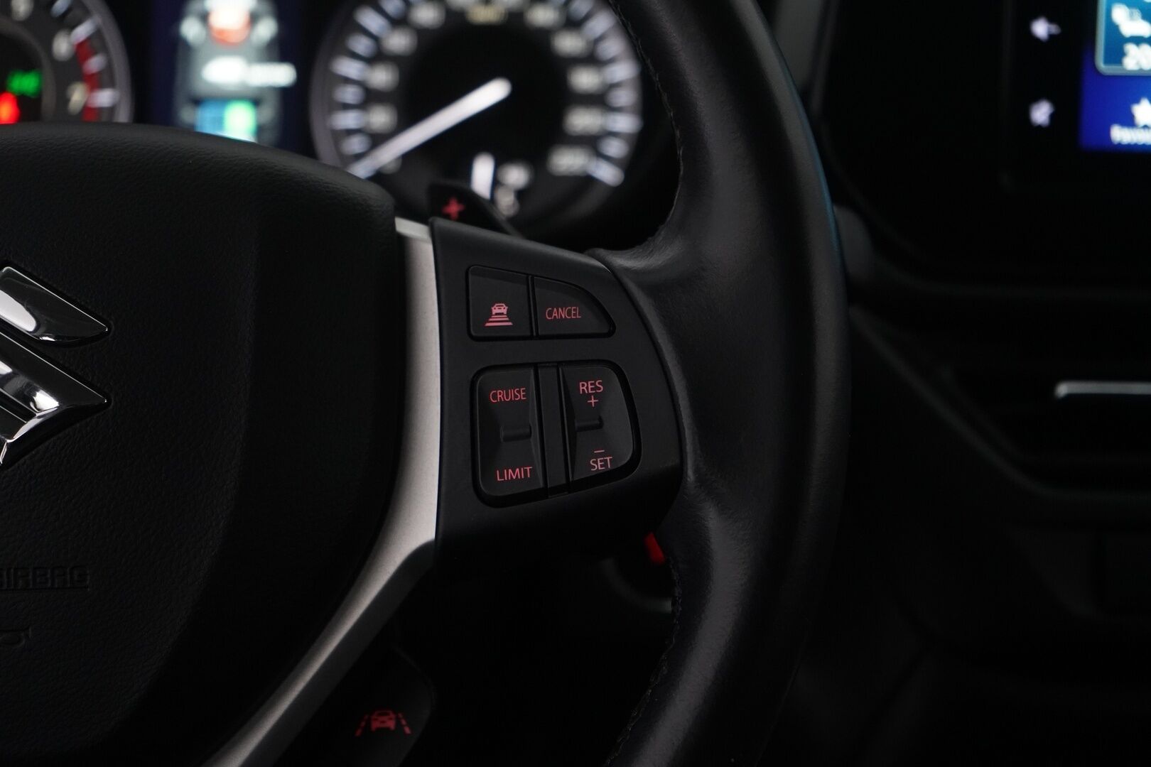 Suzuki S-Cross 2022 1.4 BOOSTERJET 4WD GL+ 6AT HYBRID *Acc / Koukku / Kamera / BLIS / Keyless / Lohko / Tutkat* - Suomi-Auto / Kahdet renkaat + Vanteet / Hyvät huollot - HULLUT BLACKWEEK JATKOT - KORKOTARJOUS 2,49%