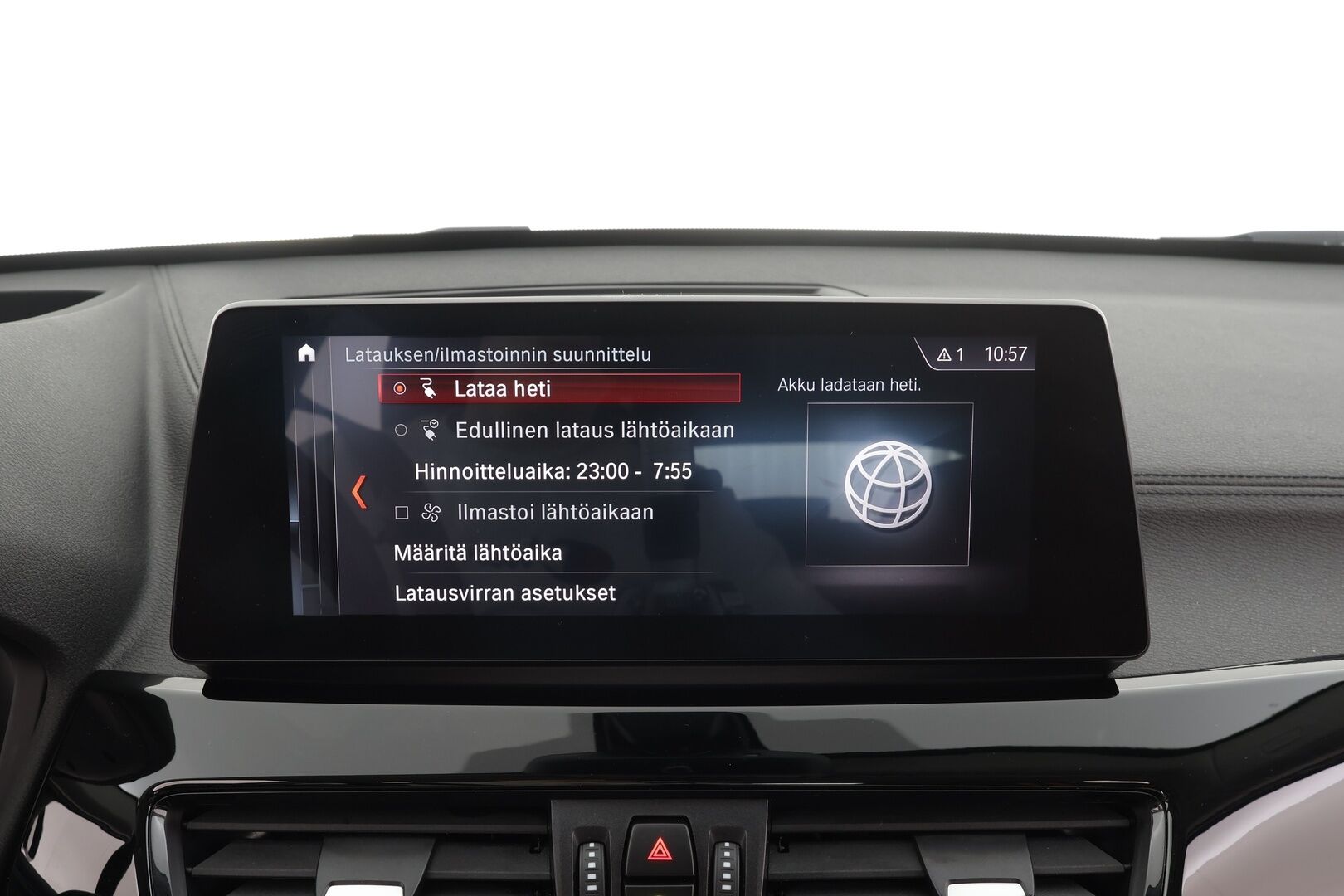 BMW X1 2021 F48 xDrive25e A Charged Edition Sport * LED / P.Kamera / Sportpenkit / HUD / Koukku / Navi / Vakkari * - 1-om Suomi-auto / Akku kuntotarkastettu SoH 88,6% / 2x Latauskaapelit / Kahdet renkaat / Merkkihuollettu!