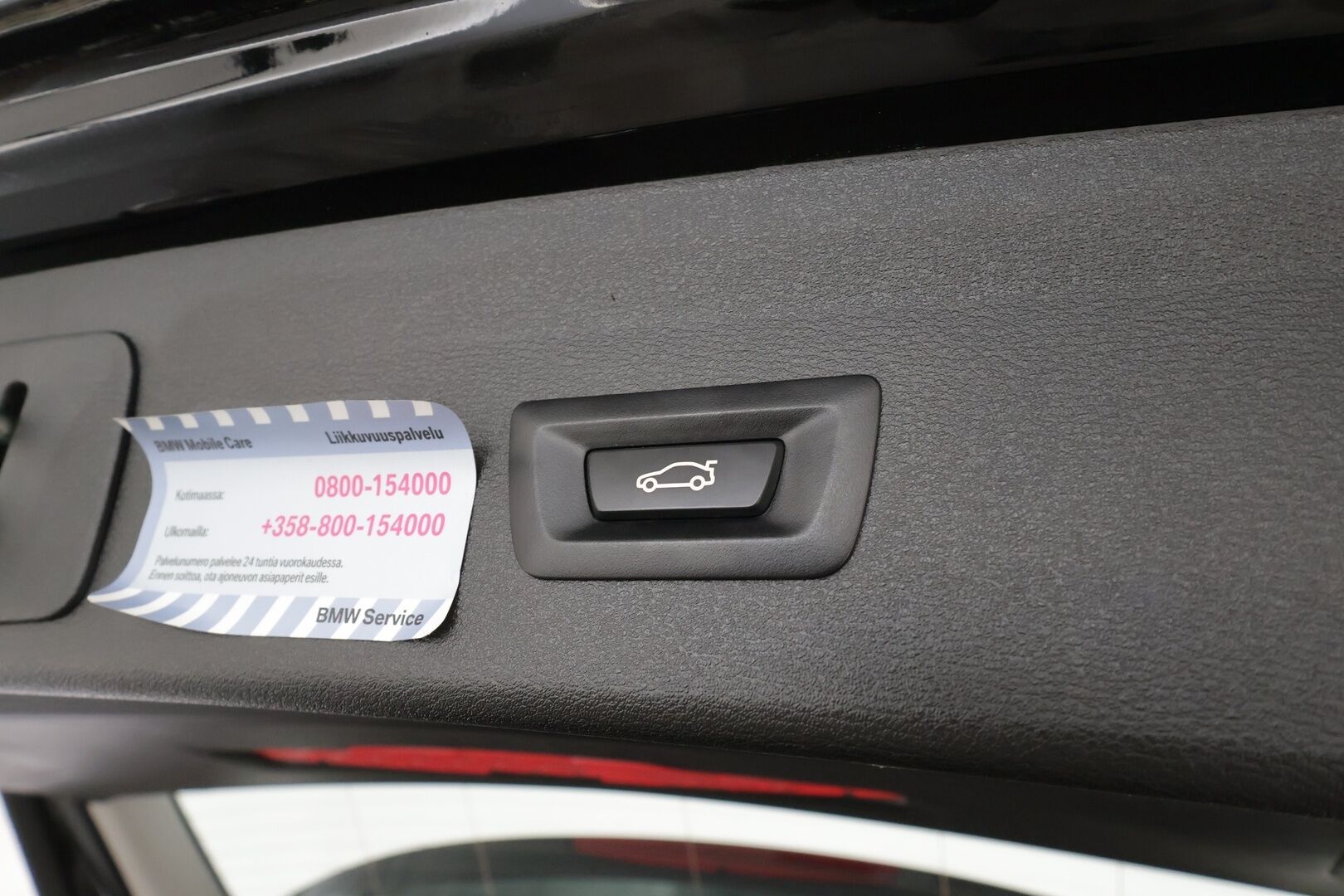 BMW X1 2021 F48 xDrive25e A Charged Edition Sport * LED / P.Kamera / Sportpenkit / HUD / Koukku / Navi / Vakkari * - 1-om Suomi-auto / Akku kuntotarkastettu SoH 88,6% / 2x Latauskaapelit / Kahdet renkaat / Merkkihuollettu!