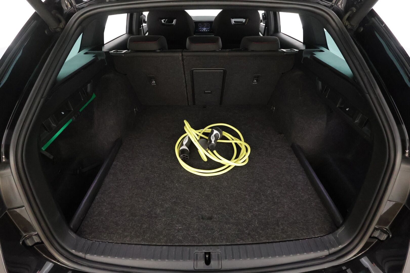 Skoda Octavia 2021 Combi 1,4 TSI PHEV RS iV DSG * ACC / Webasto / Matrix-LED / P.Kamera / Canton / Keyless / Apple&Andoird * - 1.Om Suomi-auto / Merkkihuollettu / Kahdet renkaat - HULLUT AVAJAISHULINAT KORKOTARJOUS 3,29 %