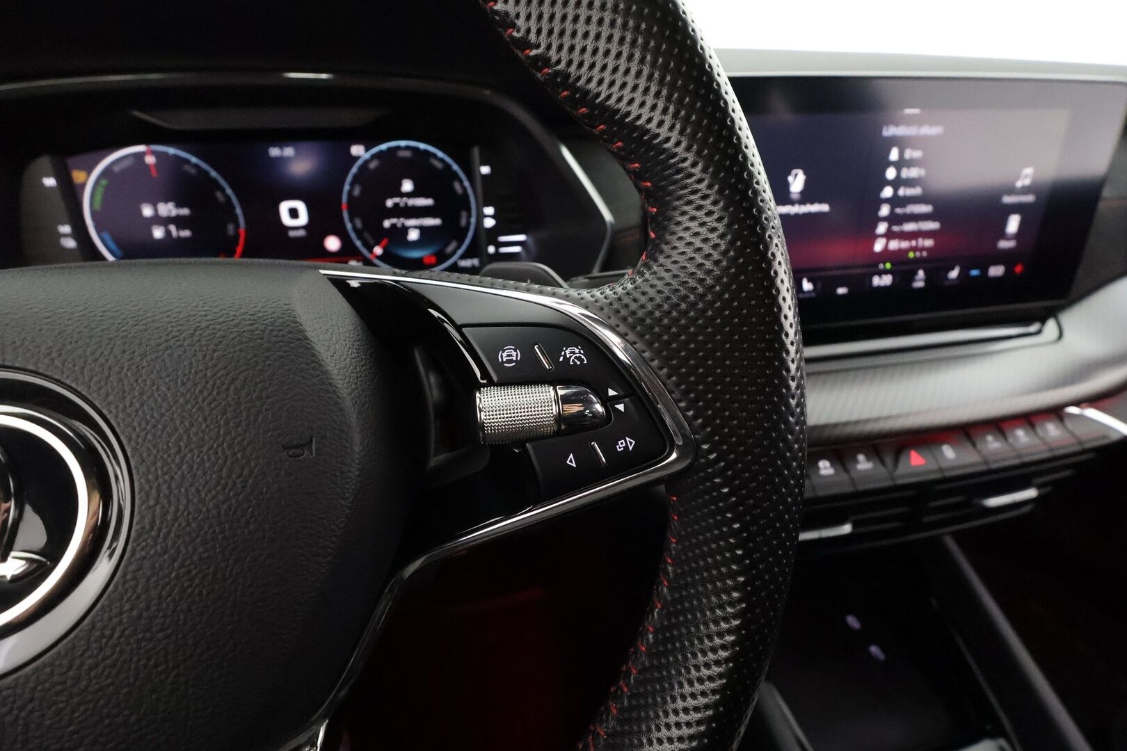 Skoda Octavia 2021 Combi 1,4 TSI PHEV RS iV DSG * ACC / Webasto / Matrix-LED / P.Kamera / Canton / Keyless / Apple&Andoird * - 1.Om Suomi-auto / Merkkihuollettu / Kahdet renkaat