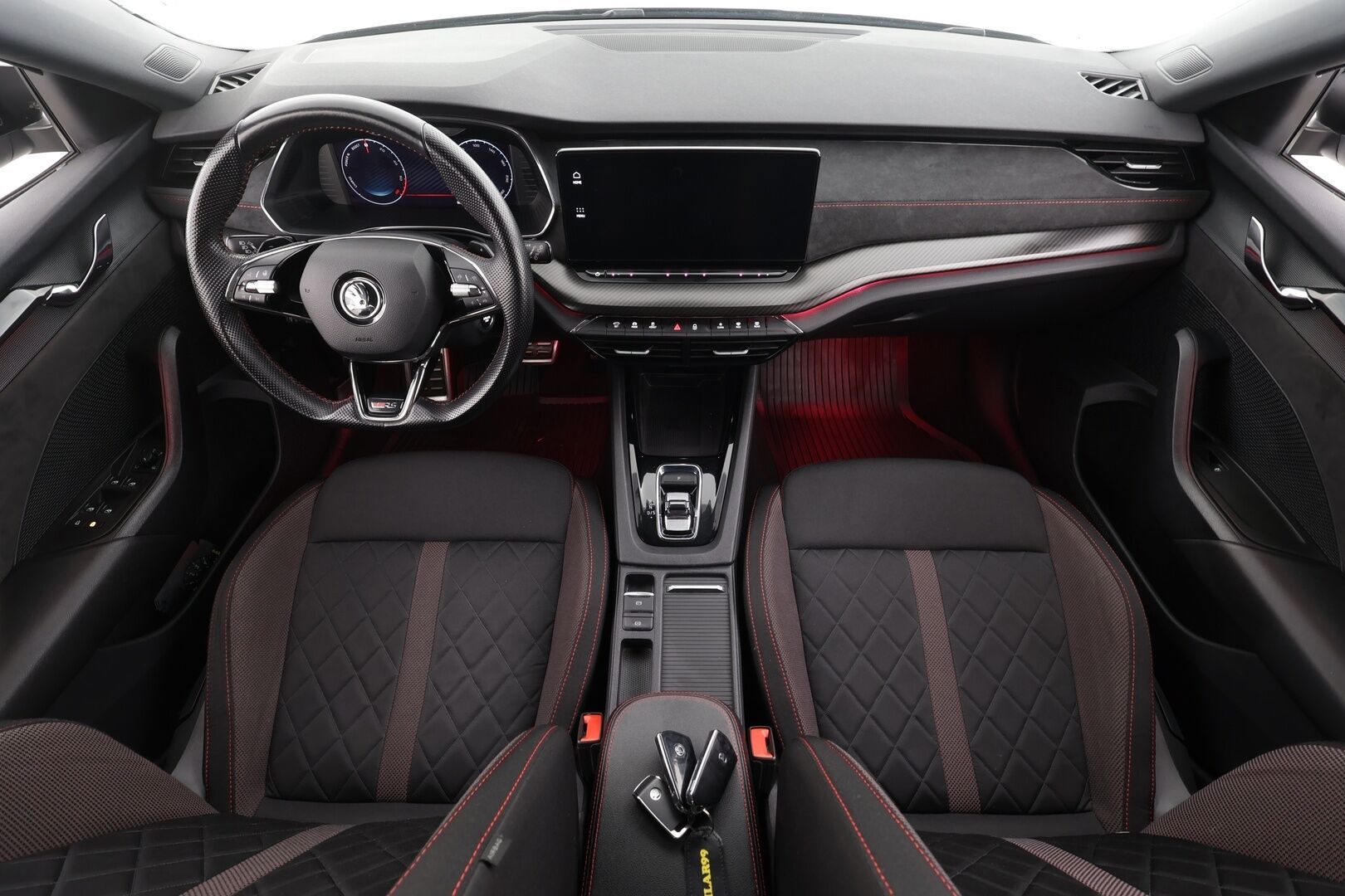 Skoda Octavia 2021 Combi 1,4 TSI PHEV RS iV DSG * ACC / Webasto / Matrix-LED / P.Kamera / Canton / Keyless / Apple&Andoird * - 1.Om Suomi-auto / Merkkihuollettu / Kahdet renkaat