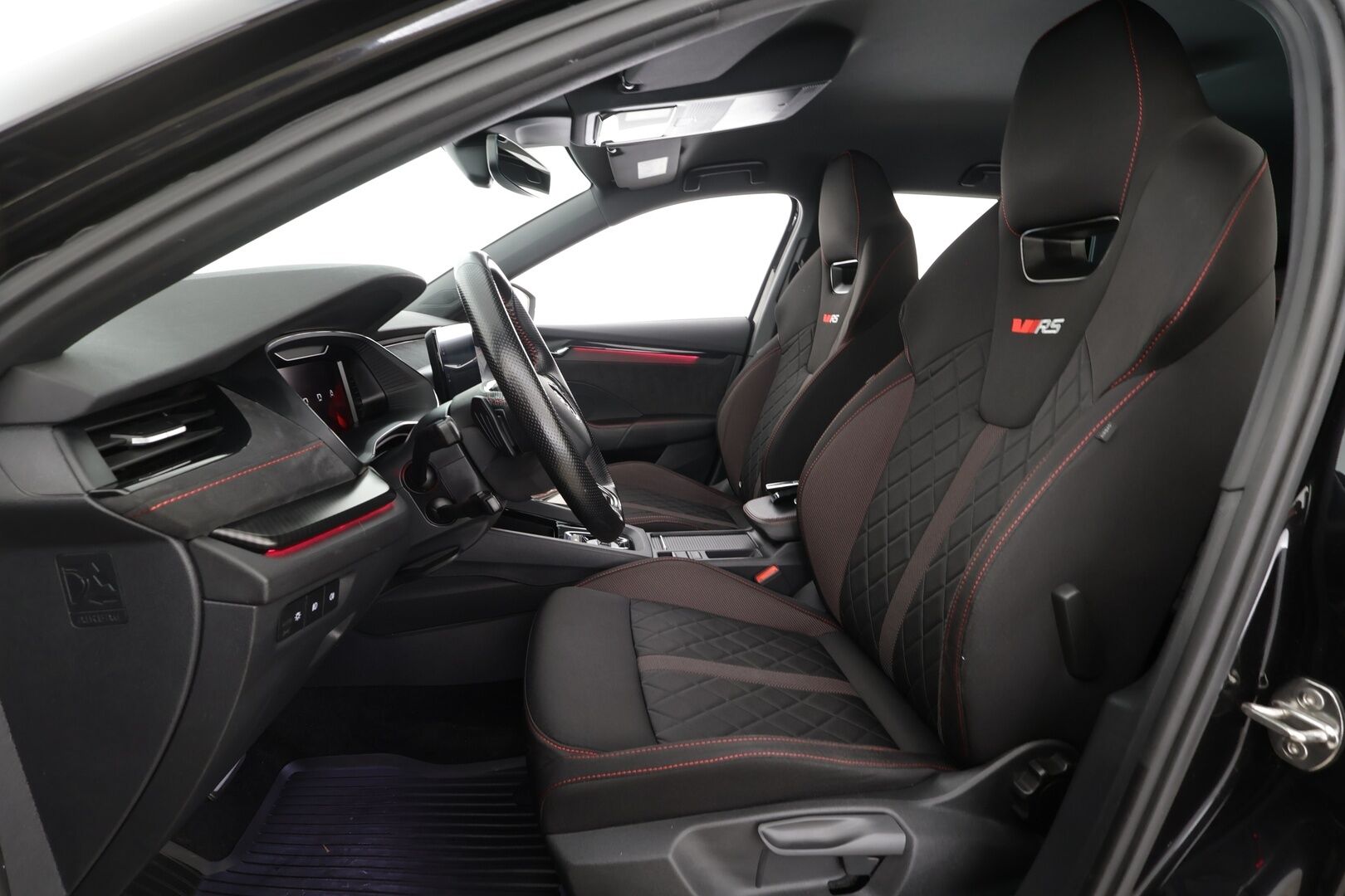 Skoda Octavia 2021 Combi 1,4 TSI PHEV RS iV DSG * ACC / Webasto / Matrix-LED / P.Kamera / Canton / Keyless / Apple&Andoird * - 1.Om Suomi-auto / Merkkihuollettu / Kahdet renkaat