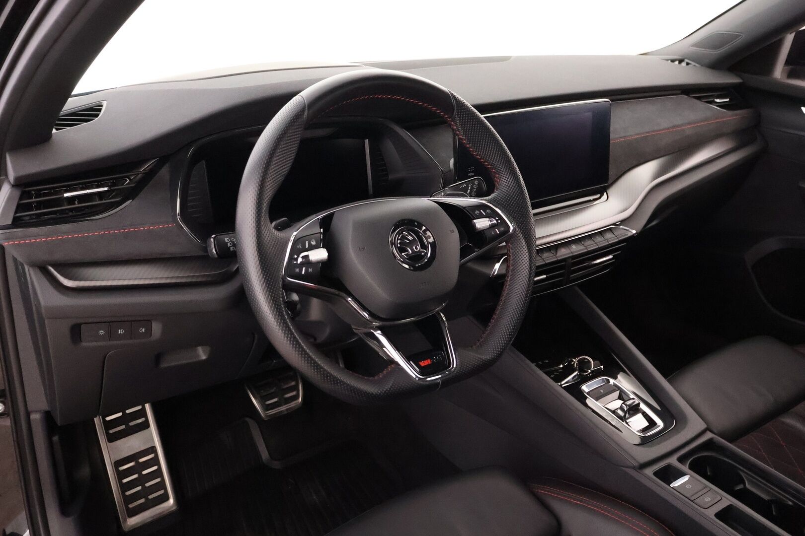 Skoda Octavia 2020 Combi 1,4 TSI PHEV RS iV DSG Autom. - Suomiauto / Webasto / Adapt.Vakkari / HUD / Peruutuskamera / Matrix LED / Nahka-Alcantara / Hieronta / Supervarusteet!