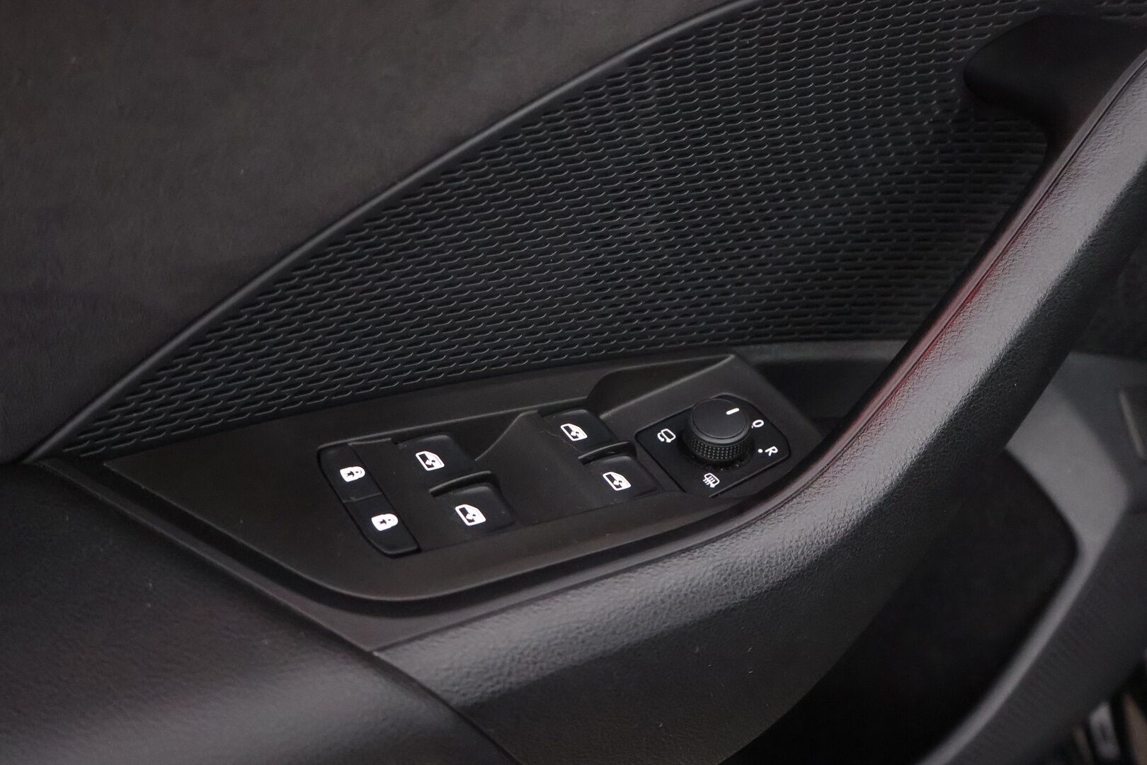 Skoda Octavia 2020 Combi 1,4 TSI PHEV RS iV DSG Autom. - Suomiauto / Webasto / Adapt.Vakkari / HUD / Peruutuskamera / Matrix LED / Nahka-Alcantara / Hieronta / Supervarusteet!