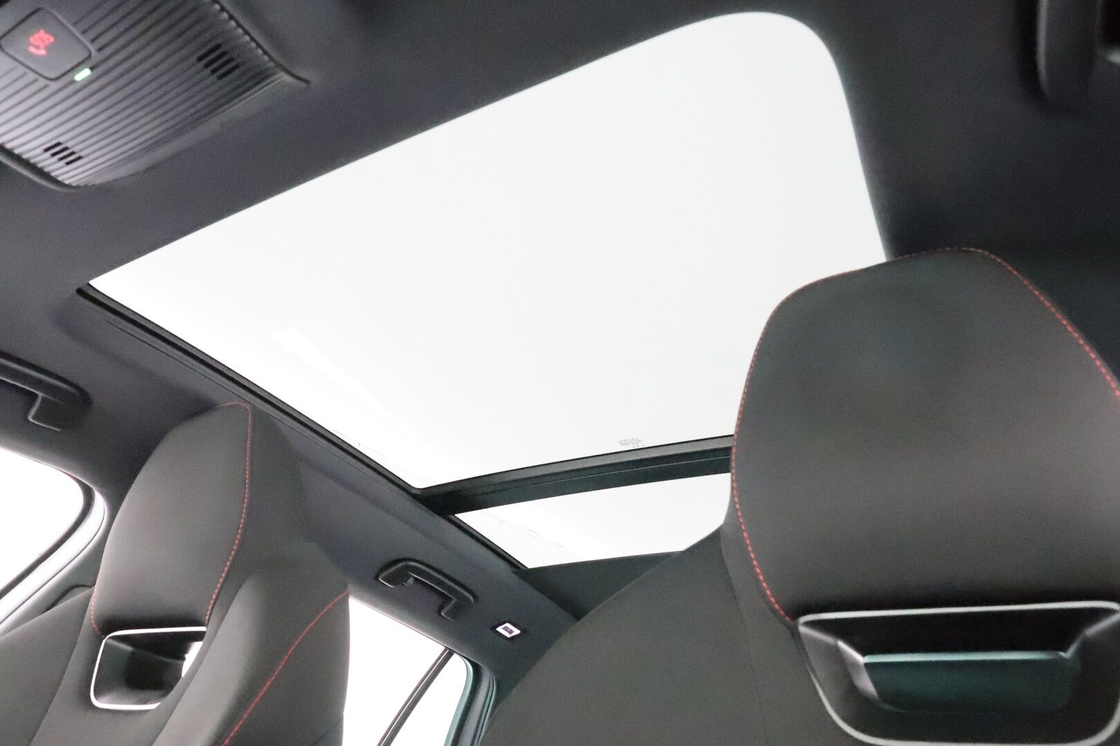 Skoda Octavia 2021 Combi 1,4 TSI PHEV RS iV DSG * Webasto / Koukku / ACC / Matrix-LED / P.kamera / Muistipenkit / Panorama / Canton * - Suomi-auto / 2x Latauskaapelit / Kahdet renkaat - HULLU BLACKWEEK KORKOTARJOUS 2,49%