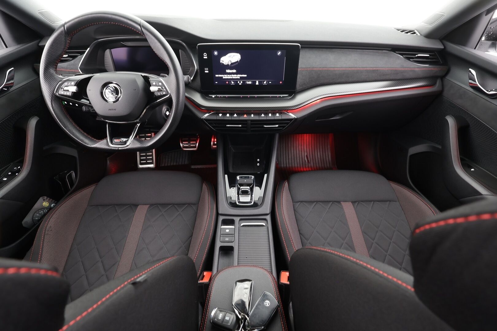 Skoda Octavia 2021 Combi 1,4 TSI PHEV RS iV DSG * Webasto / Koukku / ACC / Matrix-LED / P.kamera / Muistipenkit / Panorama / Canton * - Suomi-auto / 2x Latauskaapelit / Kahdet renkaat - HULLU BLACKWEEK KORKOTARJOUS 2,49%