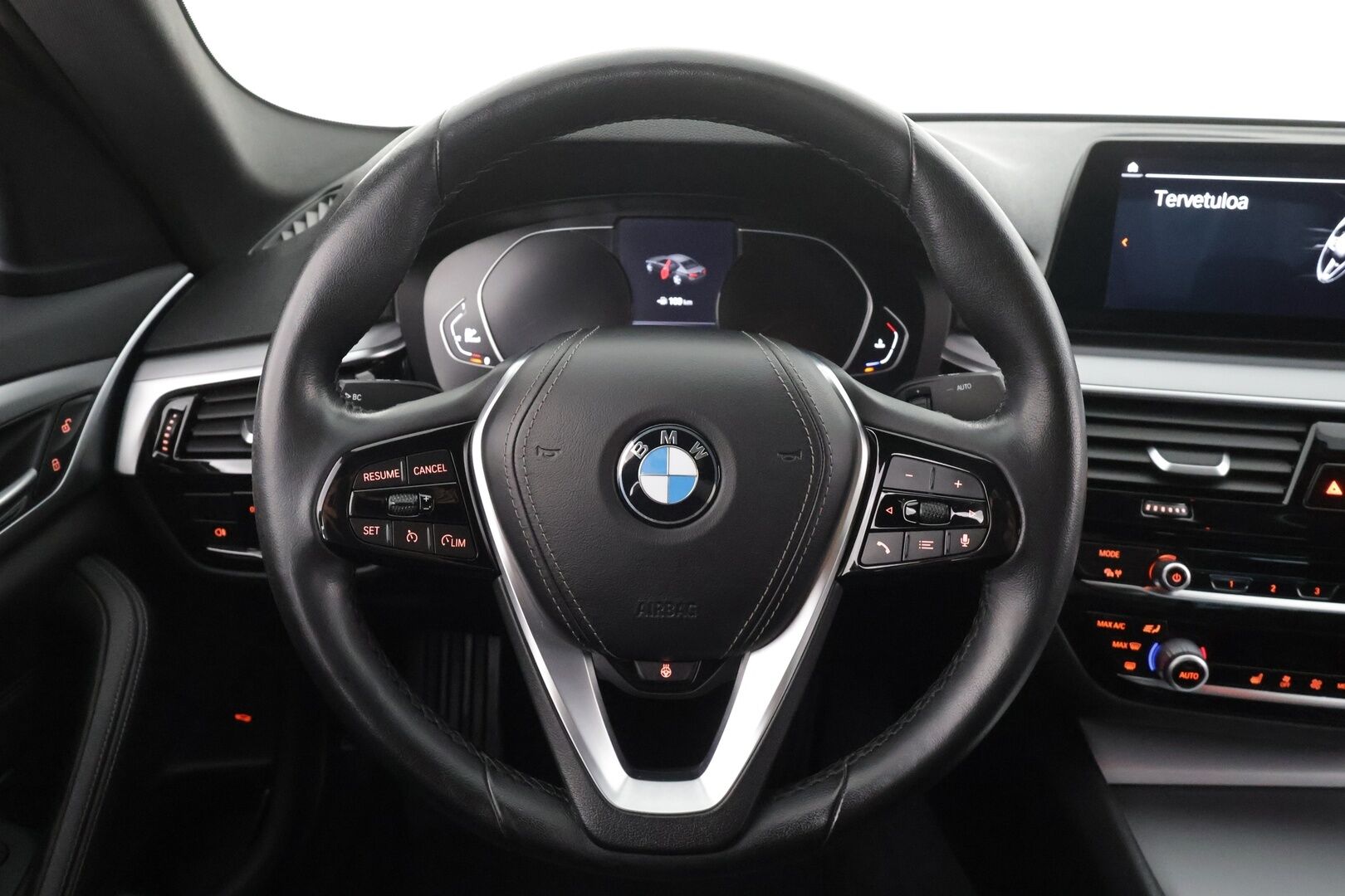 BMW 520 2021 G30 Sedan 520d A xDrive MHEV * Vakkari / P.tutkat / LED / Navi / Sporttinahat * - Suomi-auto / Kahdet renkaat aluvanteilla