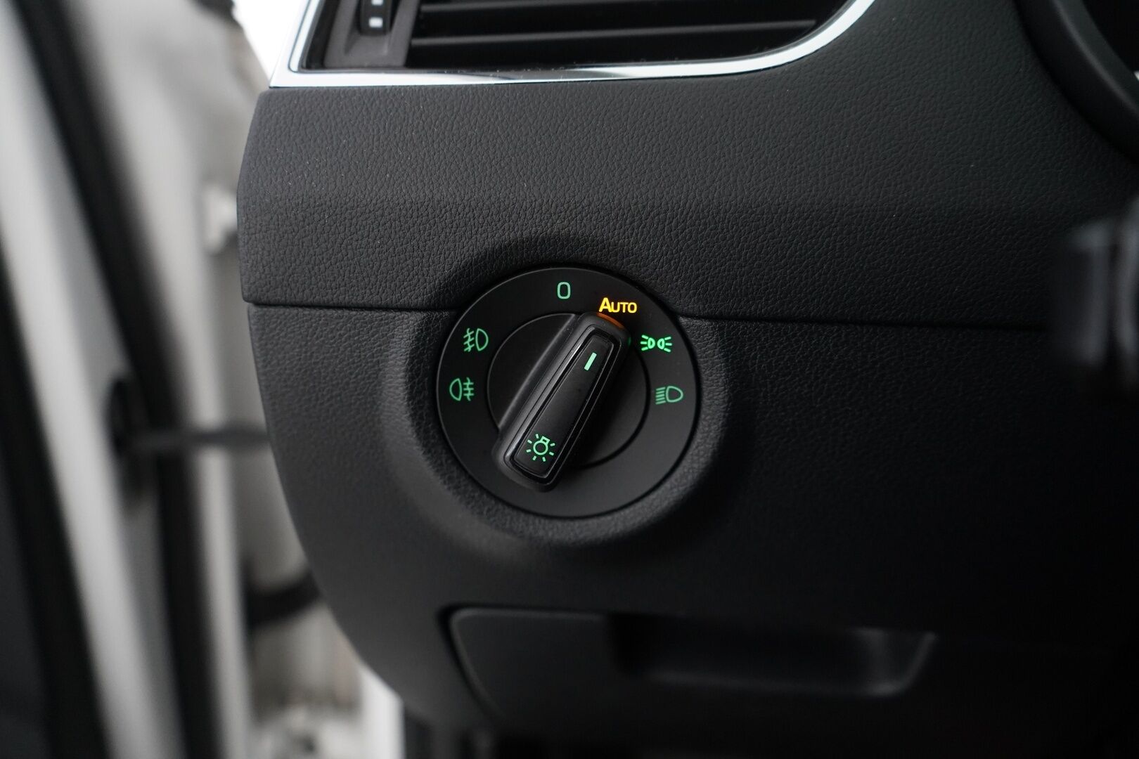 Skoda Octavia 2019 Combi 1,5 TSI G-TEC Ambition DSG Autom * Webasto / Koukku / Vakkari / Sähköinen takaluukku / Tutka * - Juuri katsastettu / Kahdet Skodan alut / Viimeisin huolto 5 / 25