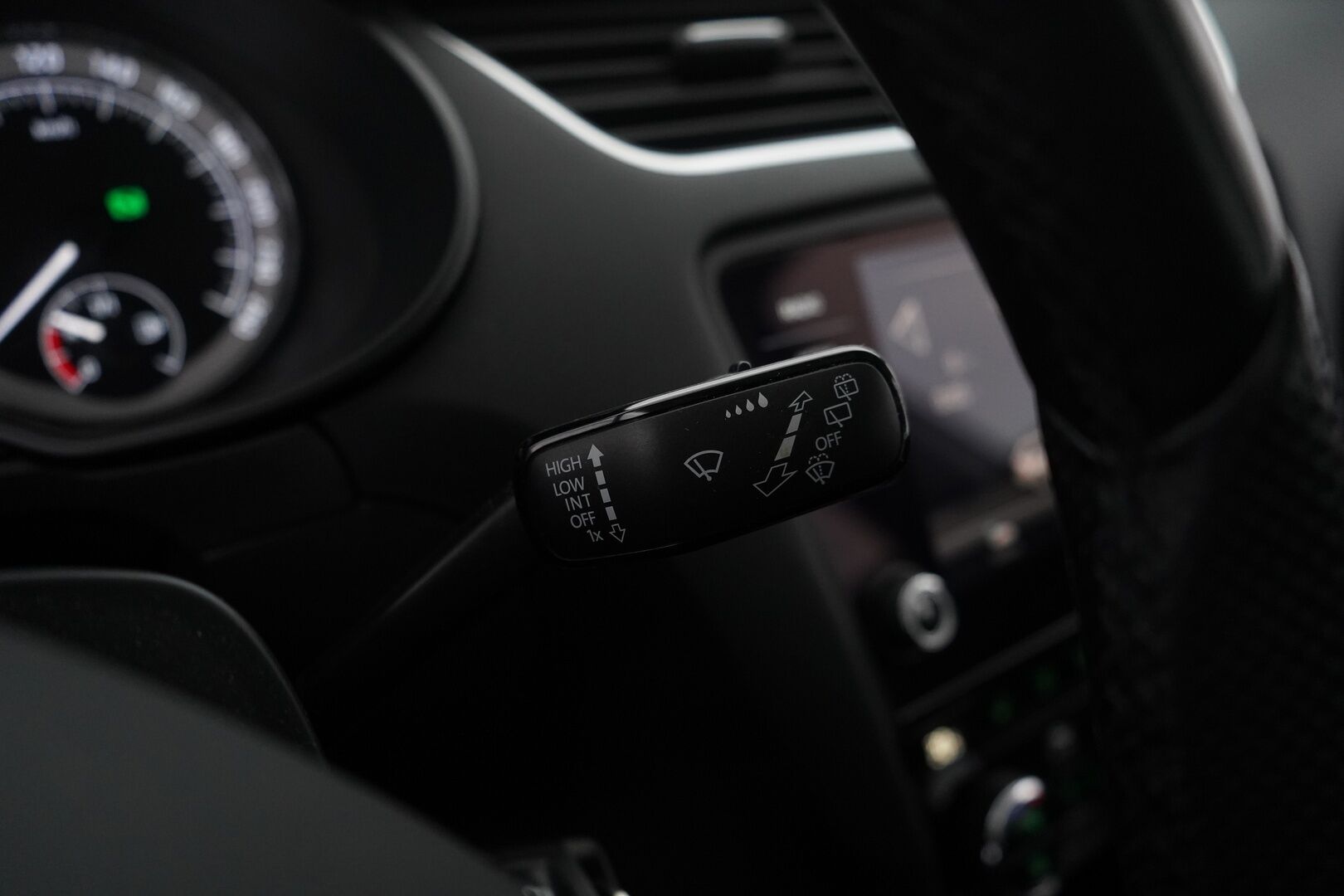 Skoda Octavia 2019 Combi 1,5 TSI G-TEC Ambition DSG Autom * Webasto / Koukku / Vakkari / Sähköinen takaluukku / Tutka * - Juuri katsastettu / Kahdet Skodan alut / Viimeisin huolto 5 / 25