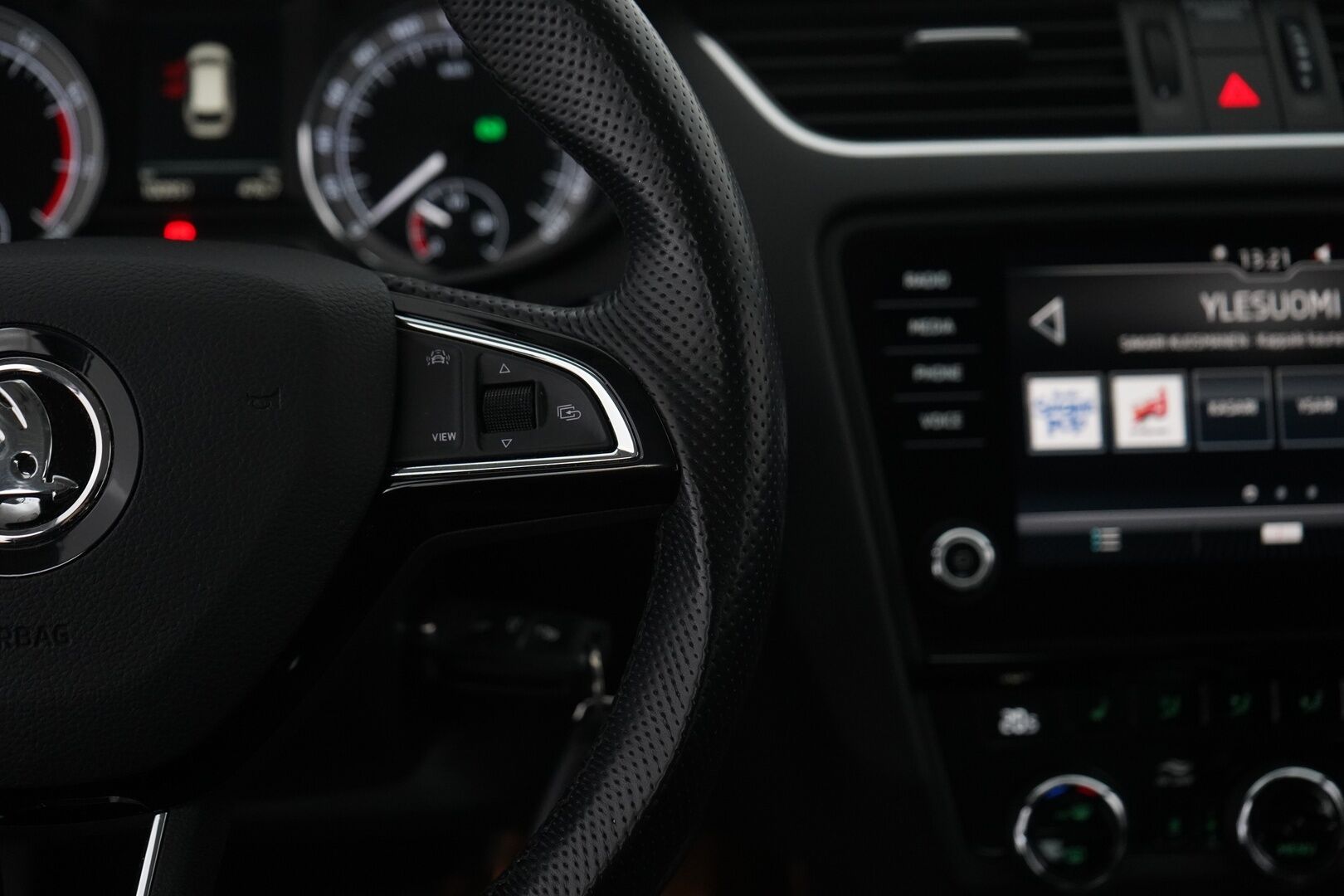 Skoda Octavia 2019 Combi 1,5 TSI G-TEC Ambition DSG Autom * Webasto / Koukku / Vakkari / Sähköinen takaluukku / Tutka * - Juuri katsastettu / Kahdet Skodan alut / Viimeisin huolto 5 / 25
