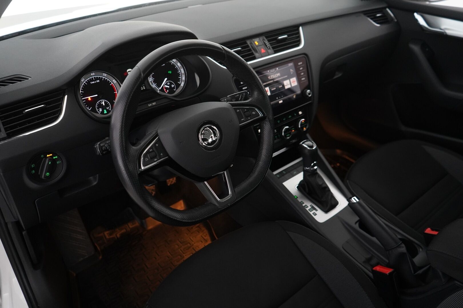 Skoda Octavia 2019 Combi 1,5 TSI G-TEC Ambition DSG Autom * Webasto / Koukku / Vakkari / Sähköinen takaluukku / Tutka * - Juuri katsastettu / Kahdet Skodan alut / Viimeisin huolto 5 / 25