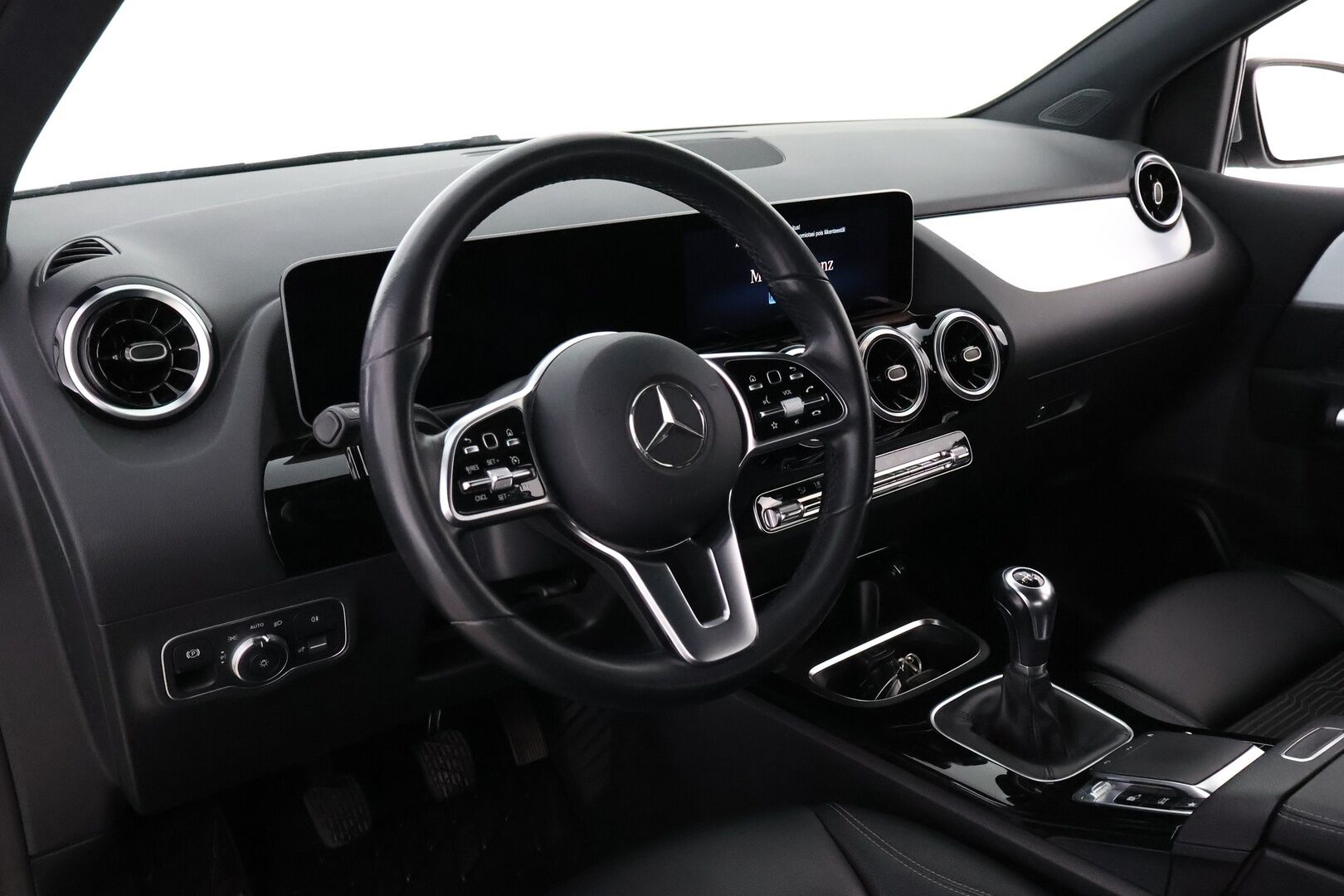 Mercedes-Benz B 2019 180 Progressive - Widescreen / Peruutuskamera / Vakkari / Puolinahkasisusta / LED High Performance / Comand Navi / Juuri tullut Tampereelle!
