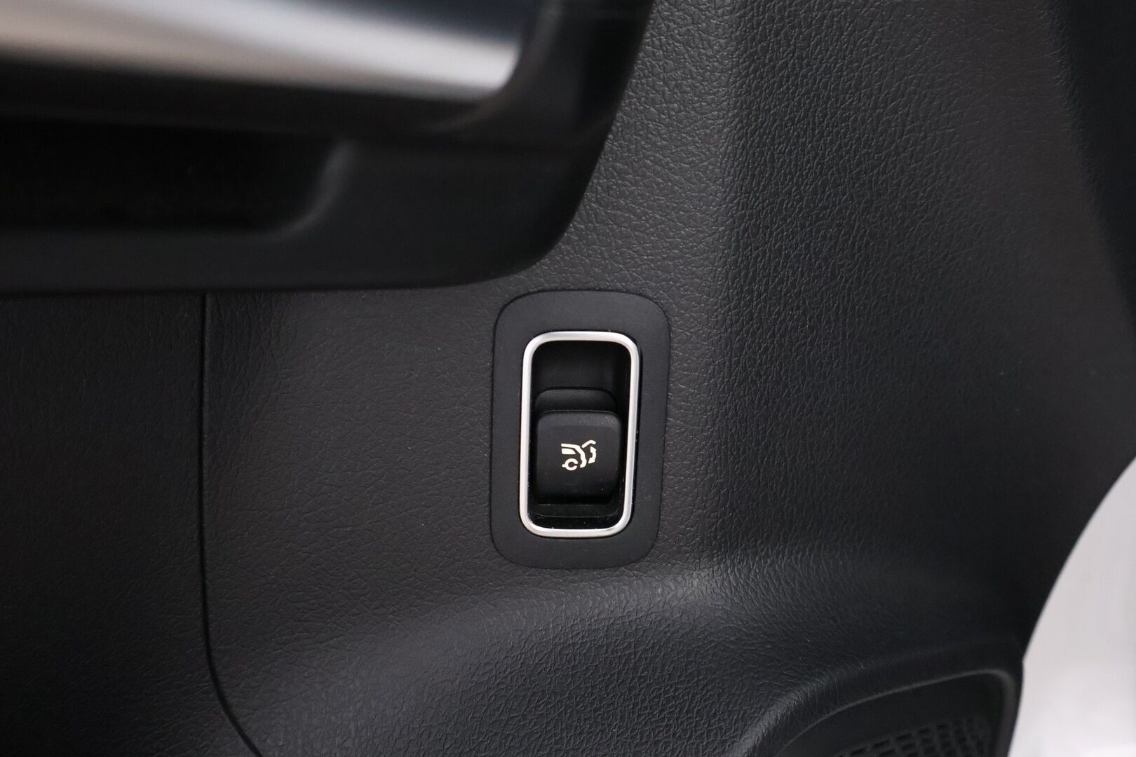 Mercedes-Benz B 2019 180 Progressive - Widescreen / Peruutuskamera / Vakkari / Puolinahkasisusta / LED High Performance / Comand Navi / Juuri tullut Tampereelle!