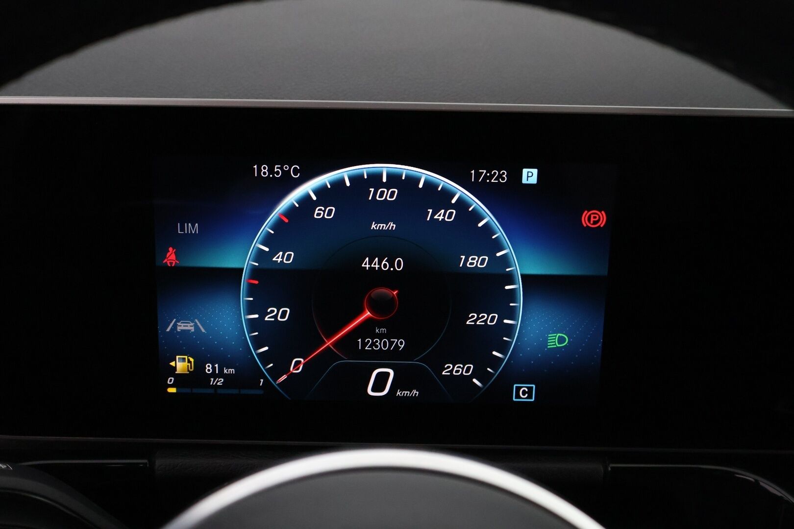 Mercedes-Benz B 2019 180 Progressive - Widescreen / Peruutuskamera / Vakkari / Puolinahkasisusta / LED High Performance / Comand Navi / Juuri tullut Tampereelle!