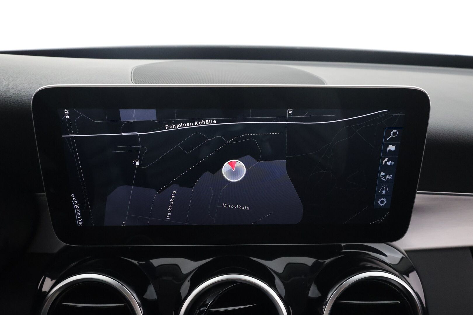 Mercedes-Benz C 2021 180 A Star Edition * Distronic Pro / Multibeam / P.kamera / Lohko+Sisä / Sporttinahat / Navi * - 1.Om Suomi-auto / Kahdet renkaat aluvanteilla